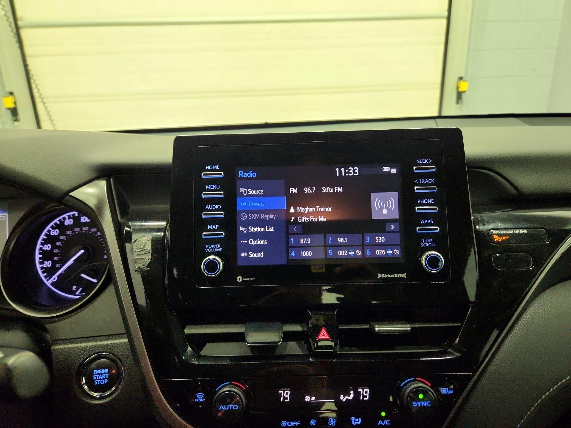 Thumbnail: 2022 Toyota Camry - 15