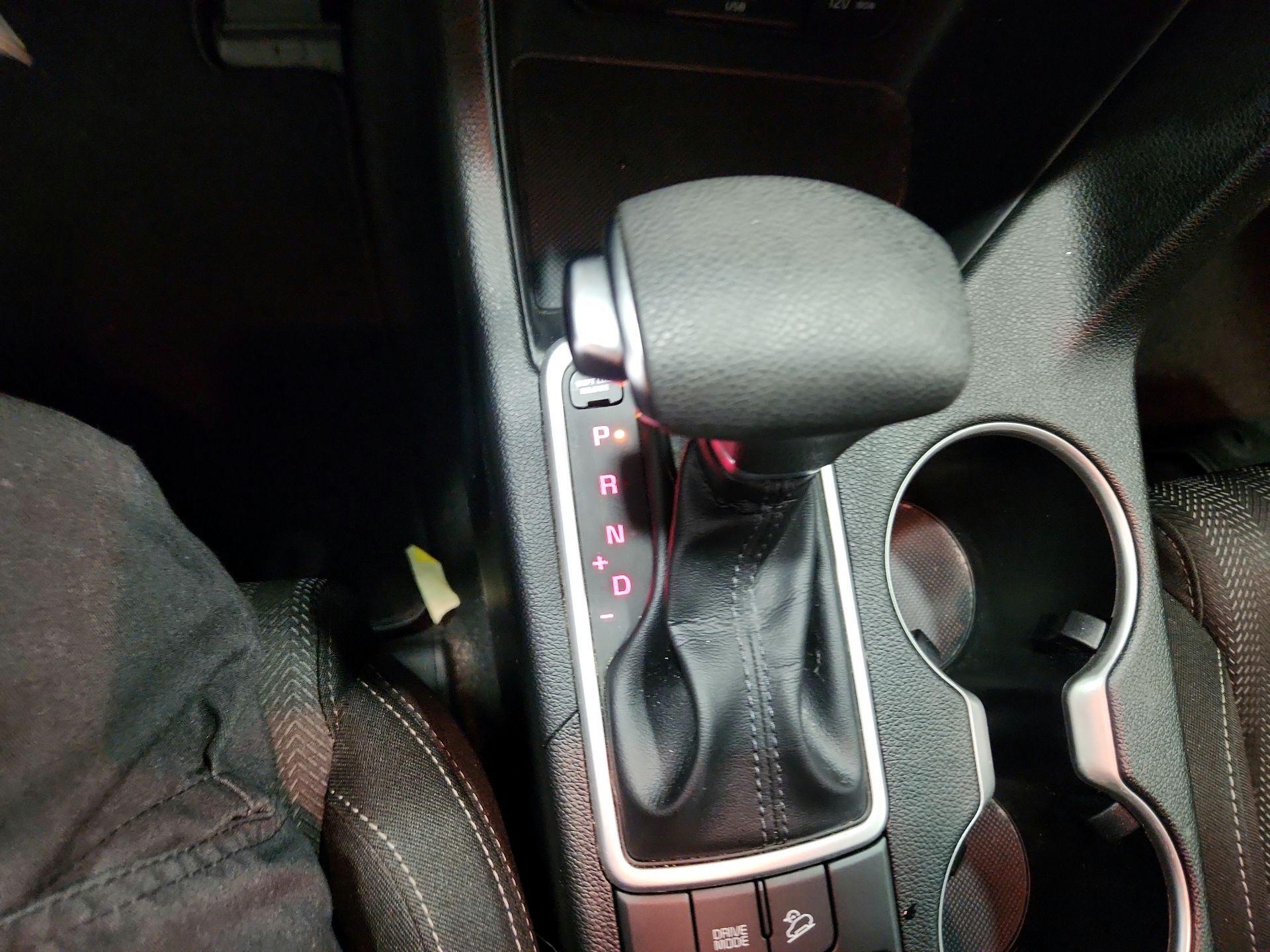 Thumbnail: 2022 Kia Sportage - 17