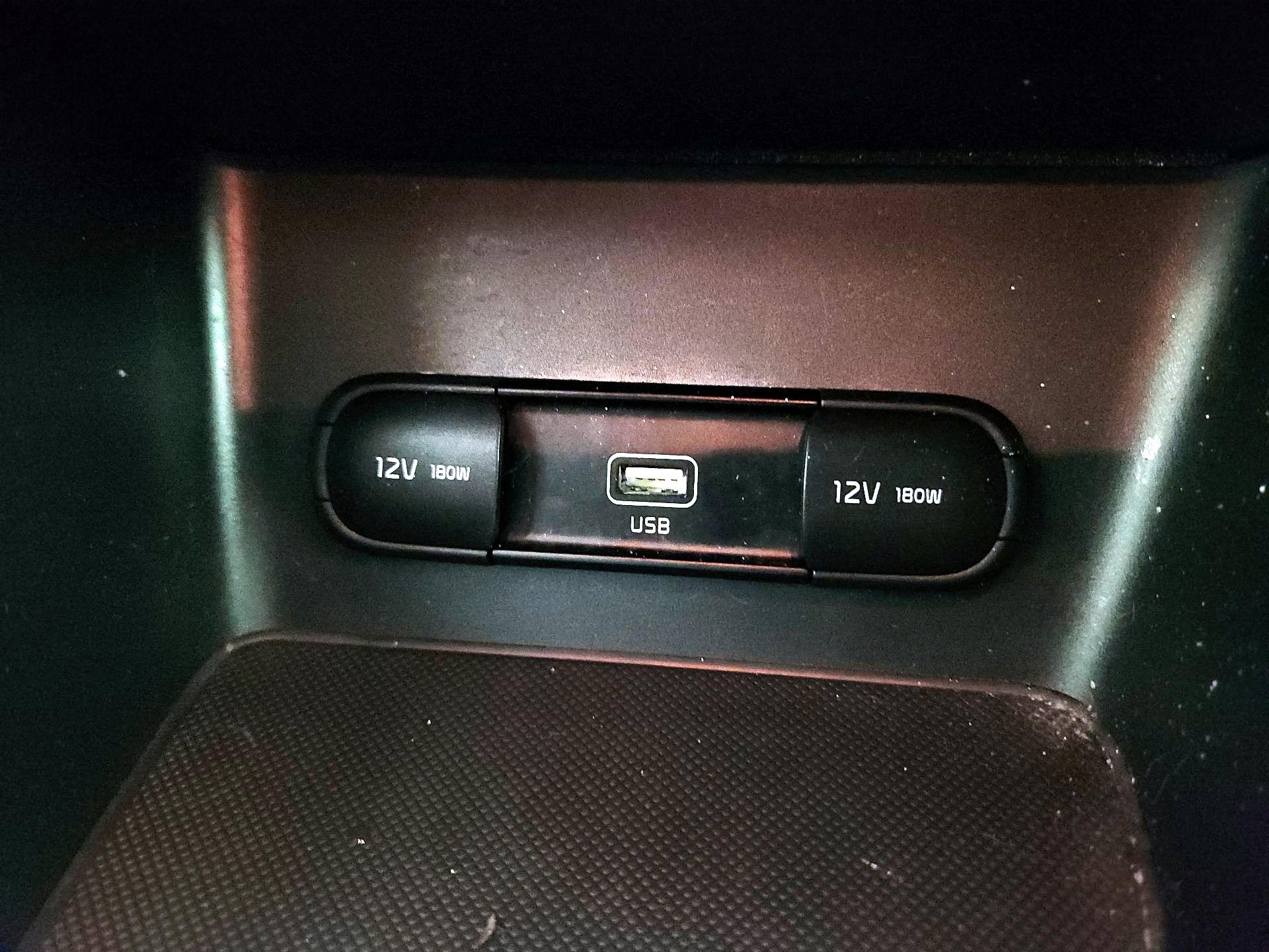 Thumbnail: 2022 Kia Sportage - 18