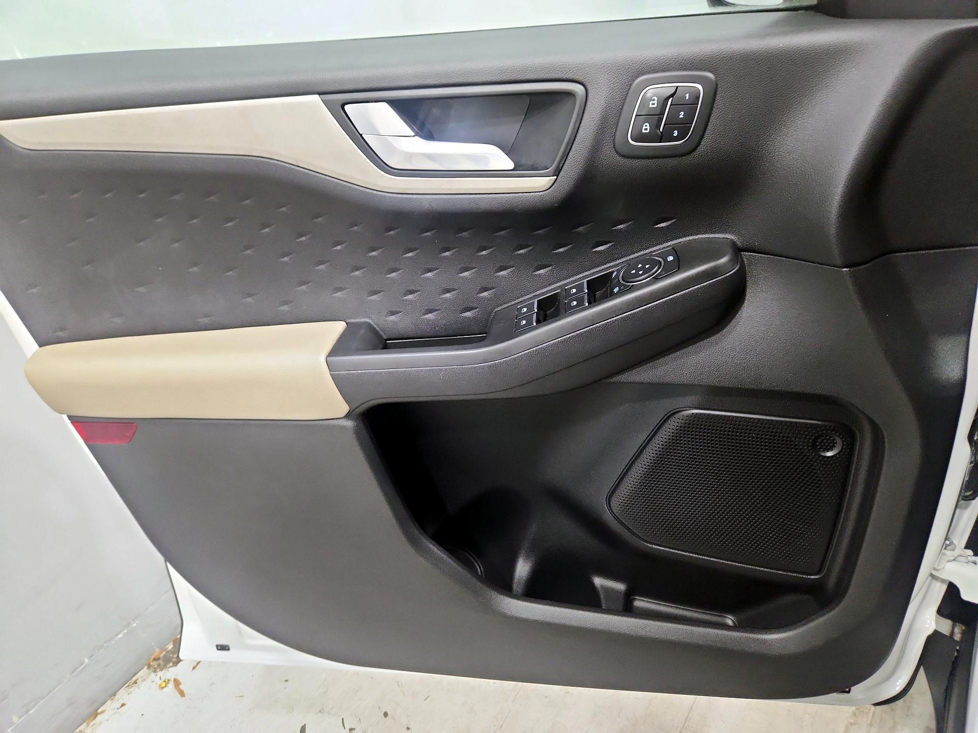 Thumbnail: 2020 Ford Escape - 12