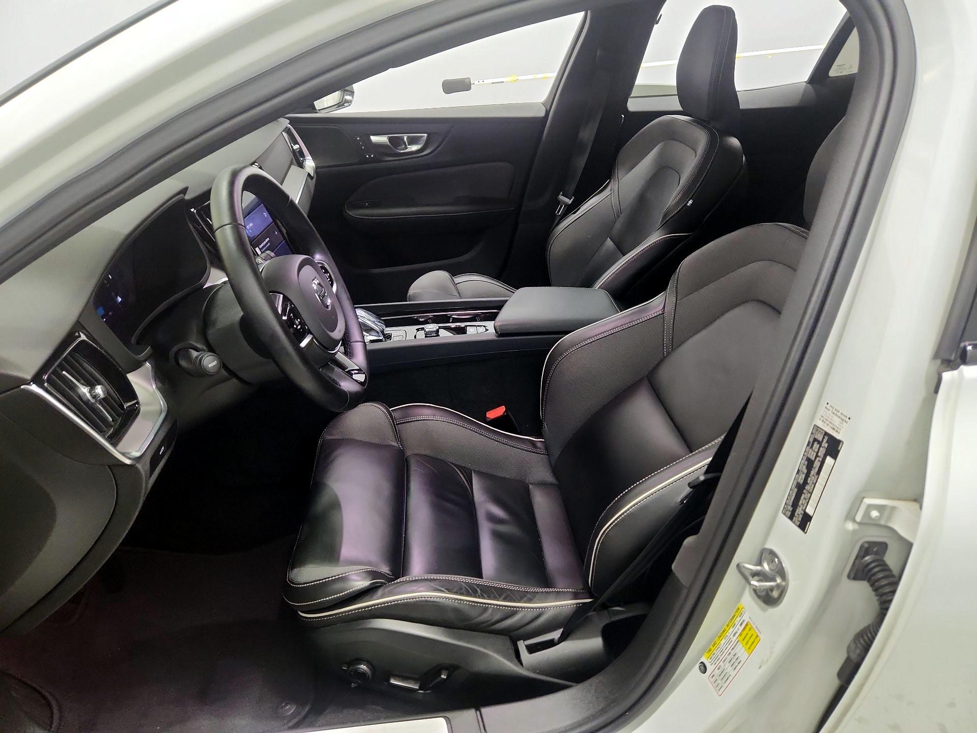 Thumbnail: 2024 Volvo S60 - 11