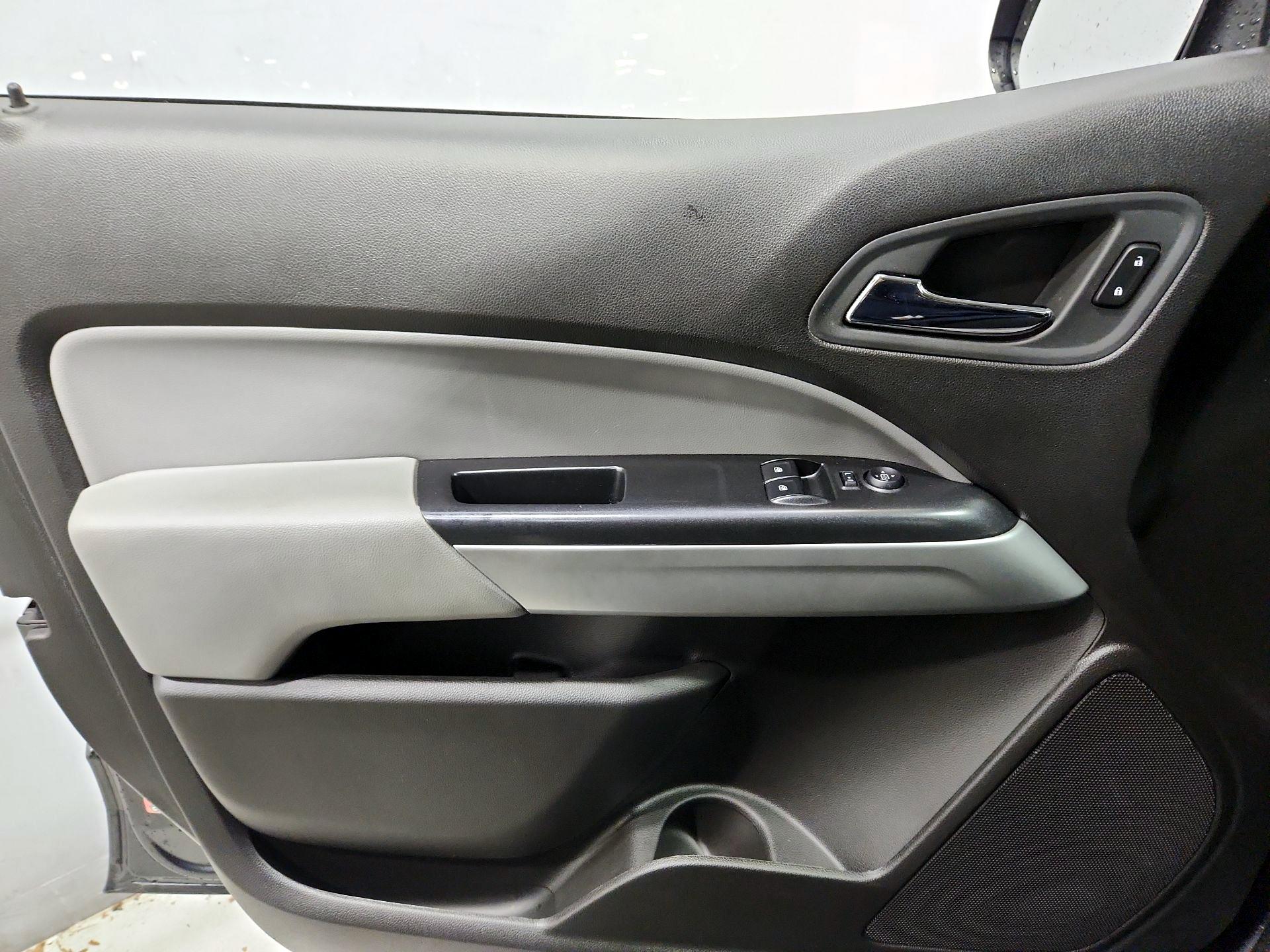 Thumbnail: 2016 Chevrolet Colorado - 12