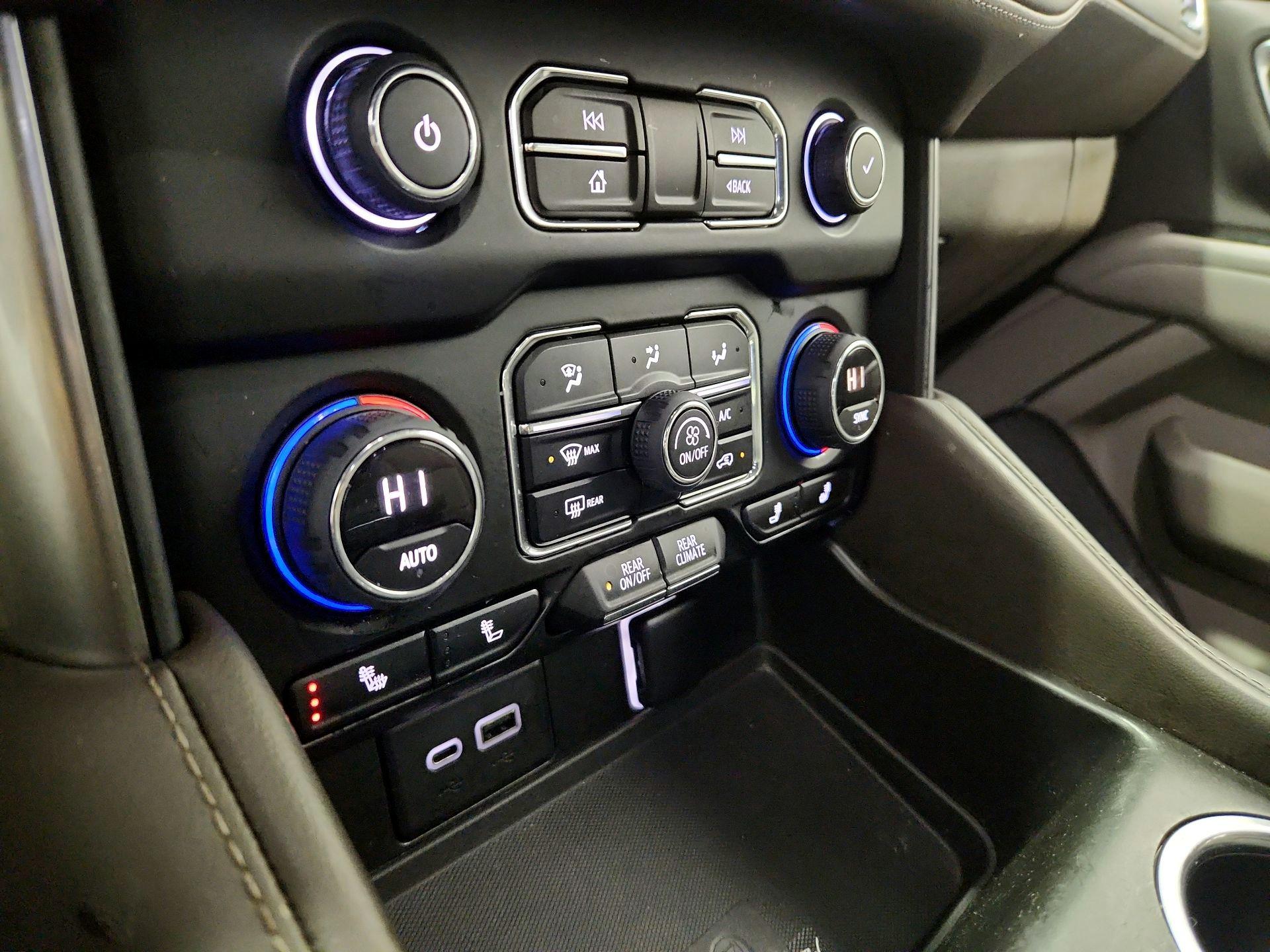 Thumbnail: 2022 Chevrolet Tahoe - 16