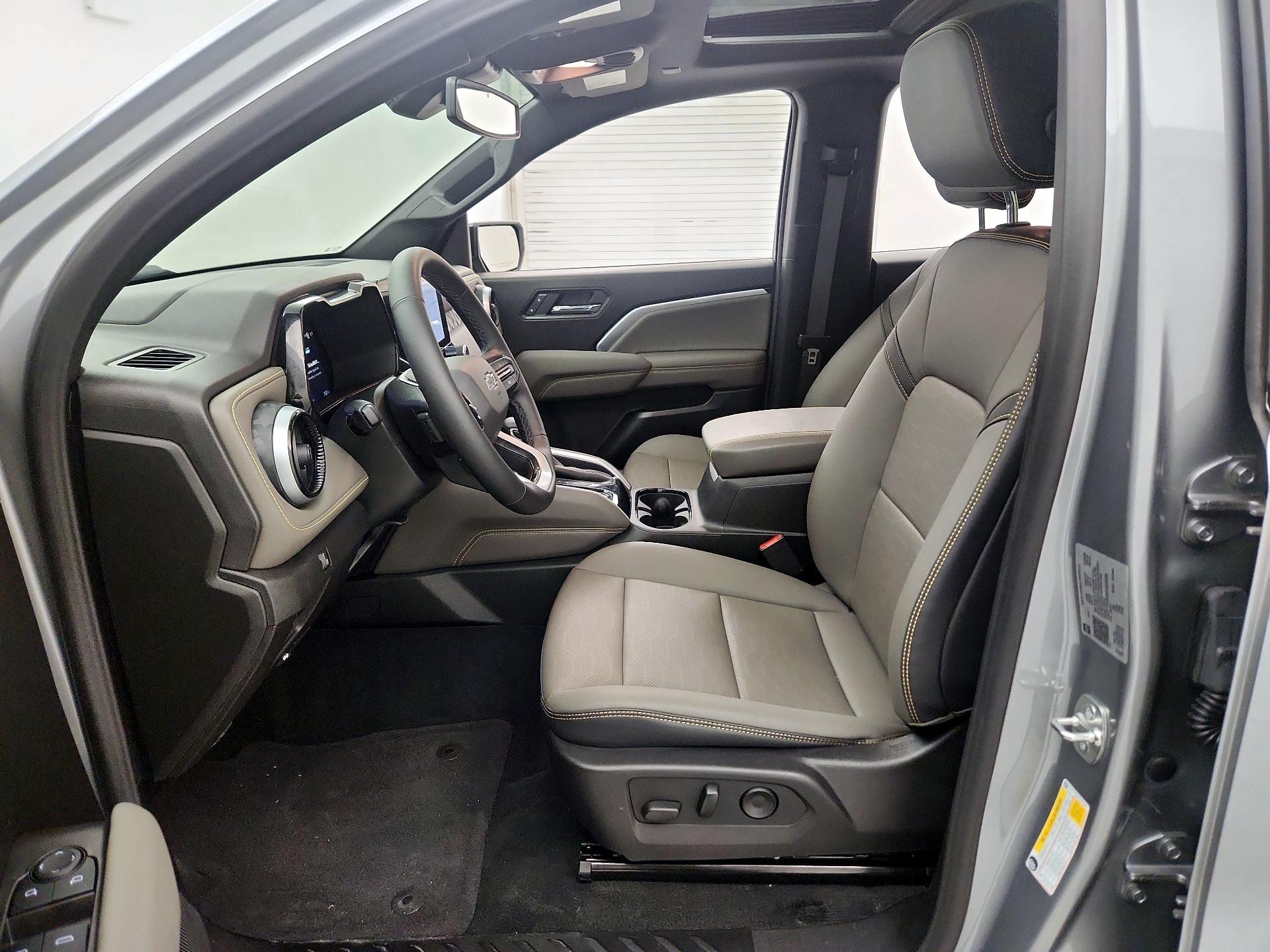 Thumbnail: 2025 Chevrolet Colorado - 11