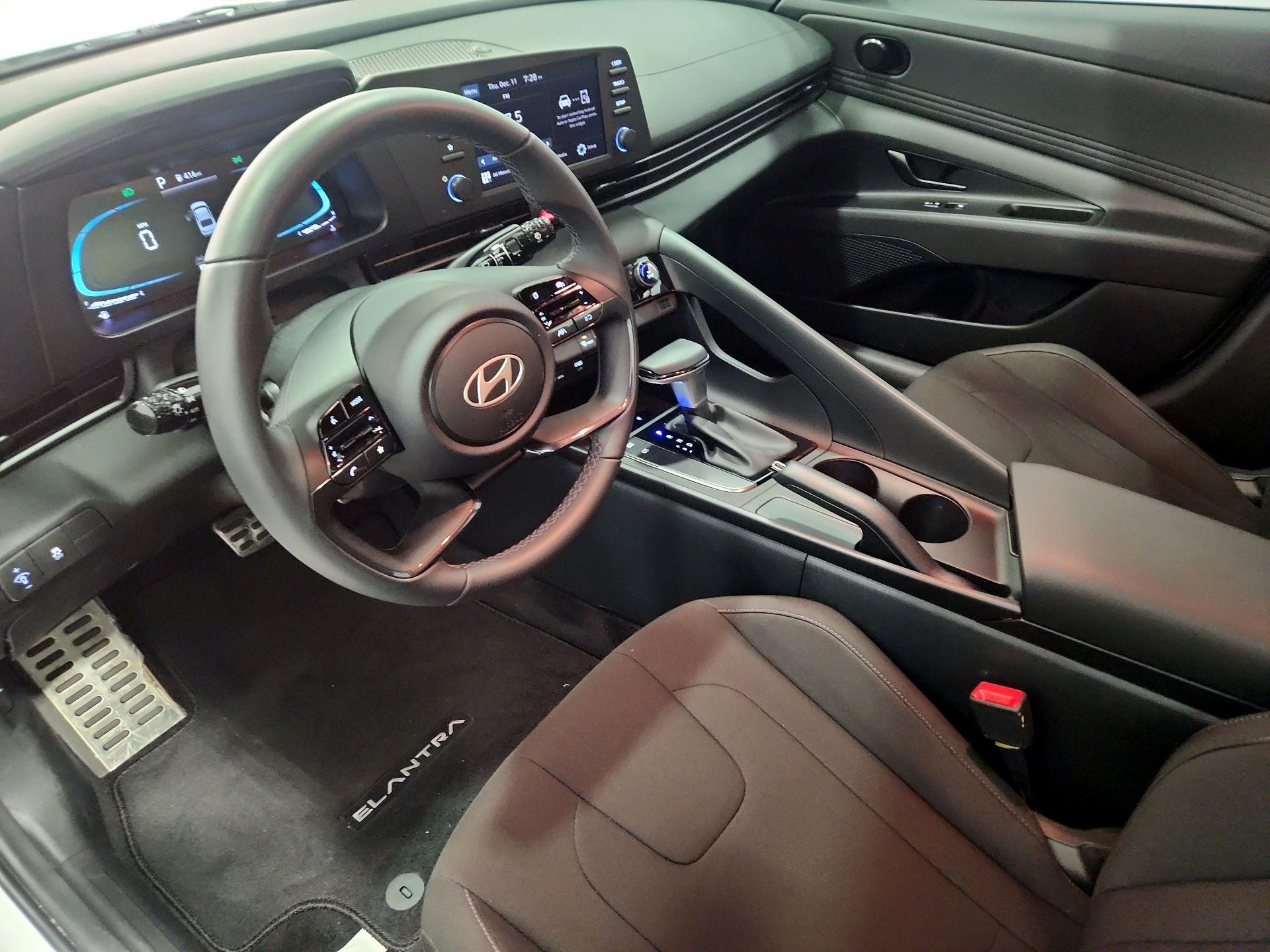 Thumbnail: 2025 Hyundai Elantra - 11