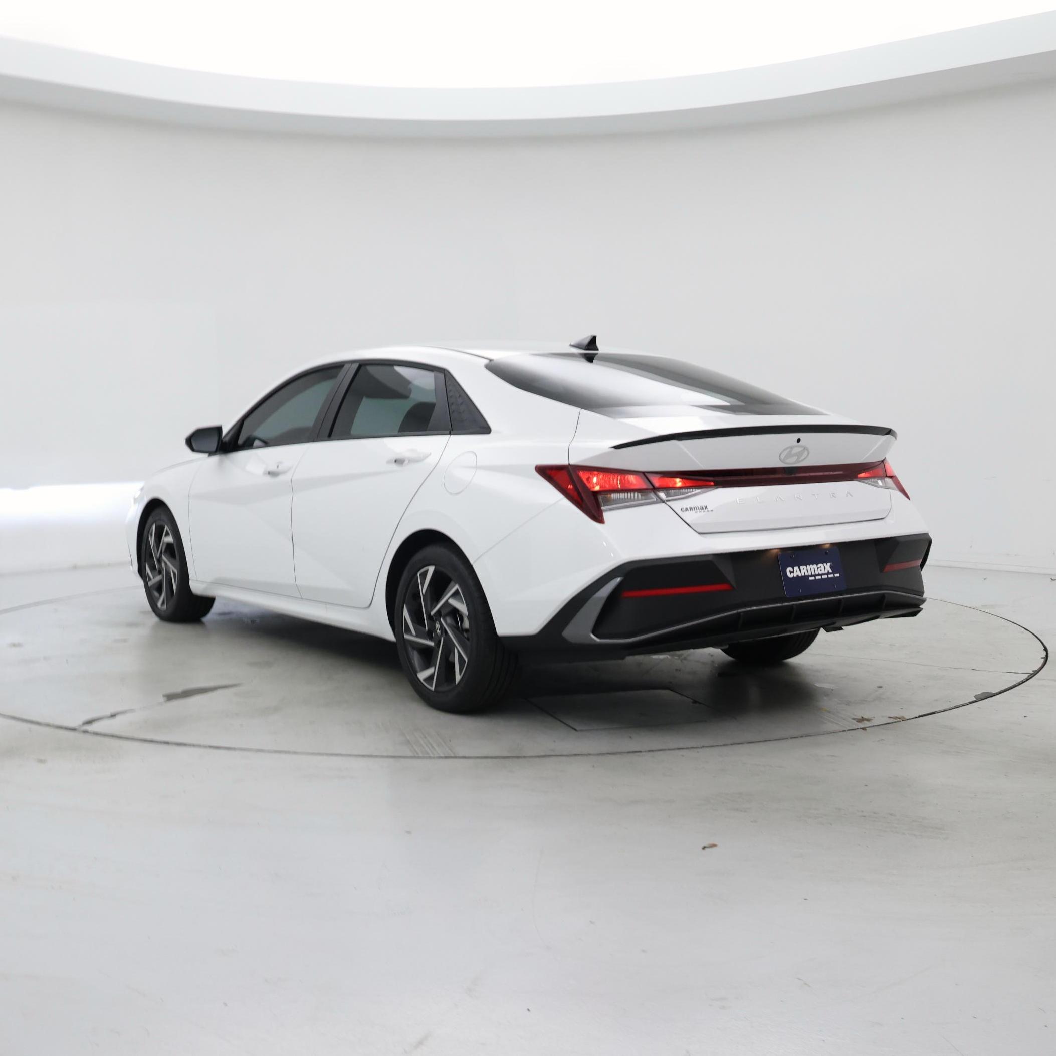 Thumbnail: 2025 Hyundai Elantra - 2