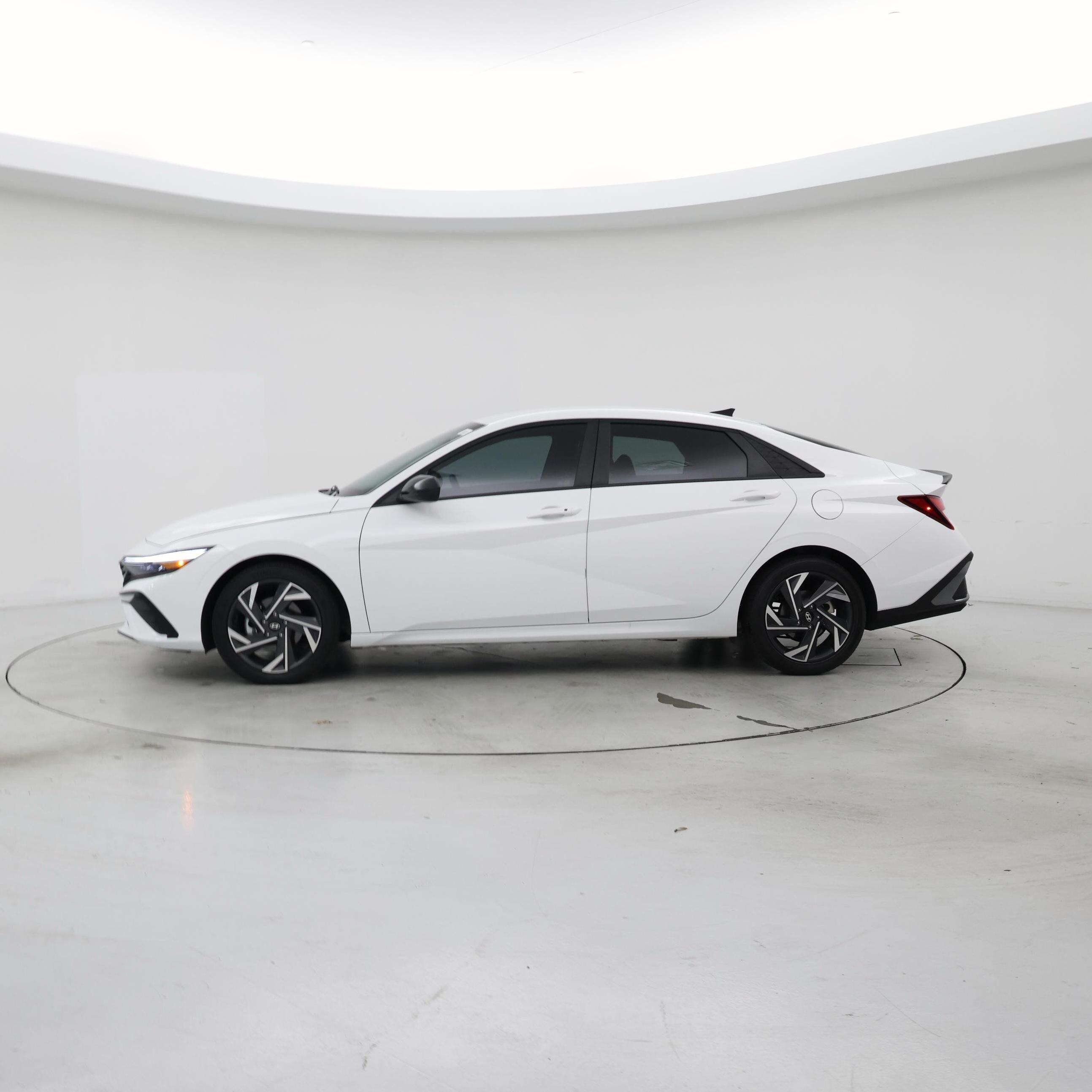 Thumbnail: 2025 Hyundai Elantra - 3