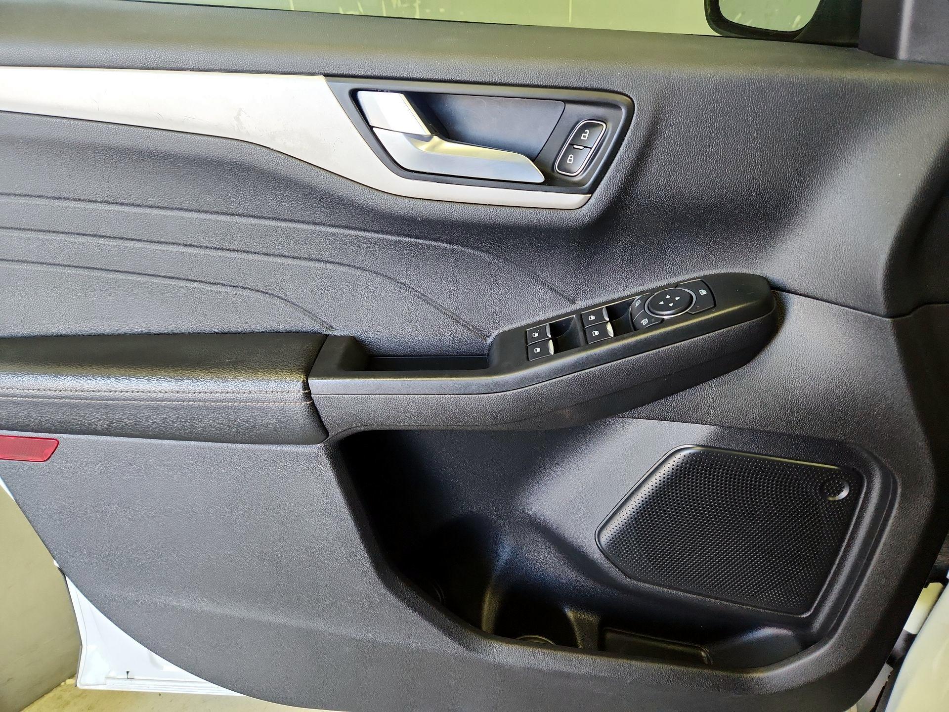 Thumbnail: 2022 Ford Escape - 12