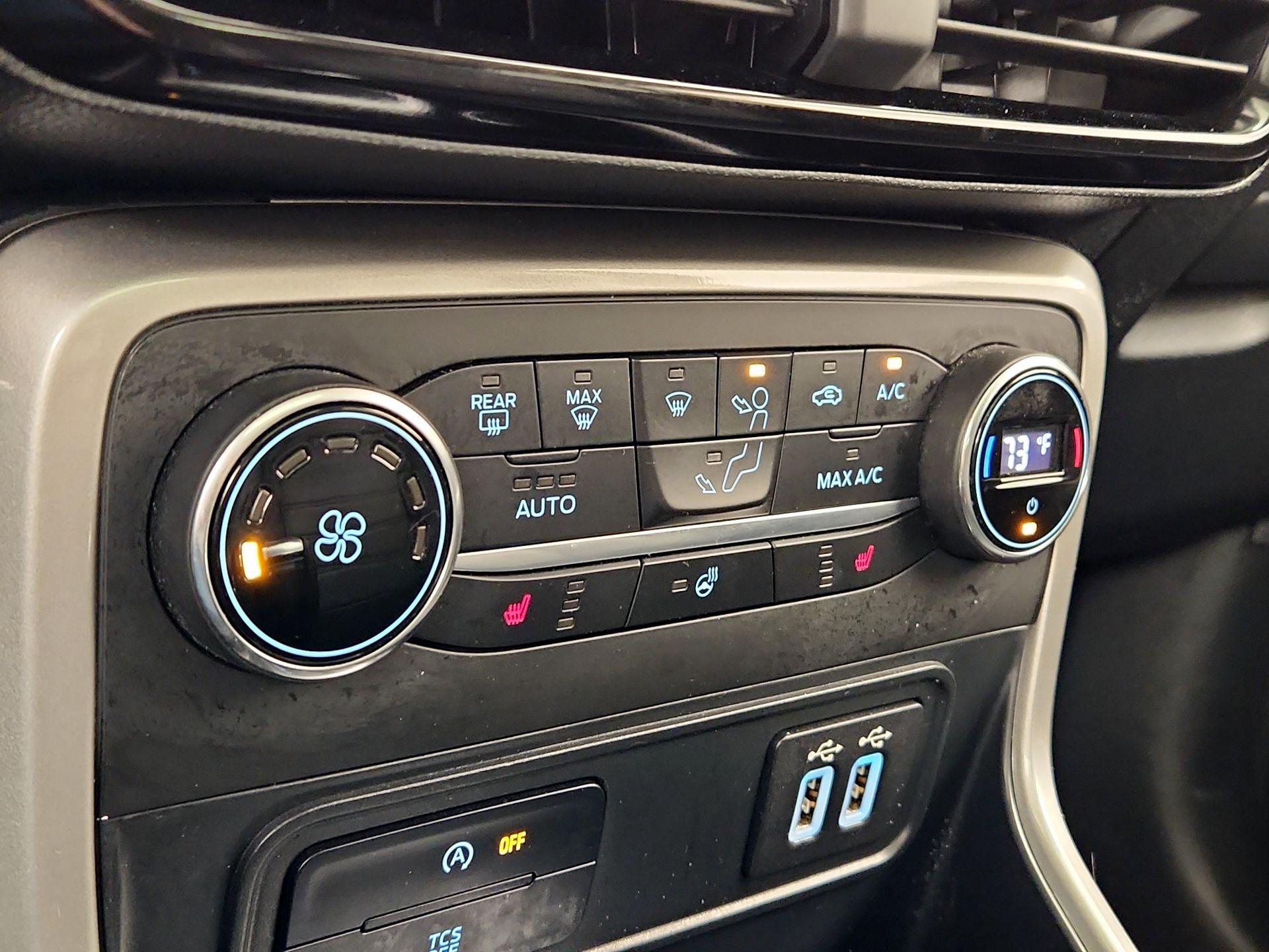 Thumbnail: 2021 Ford EcoSport - 17