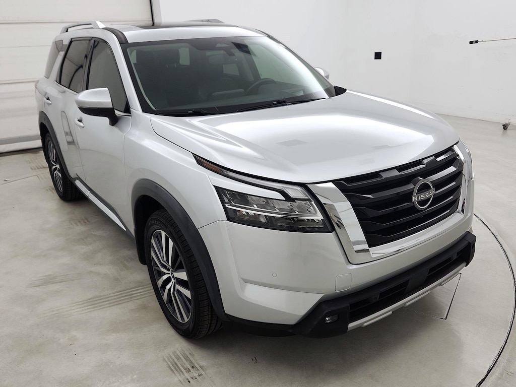 Nissan Pathfinder Platinum FWD