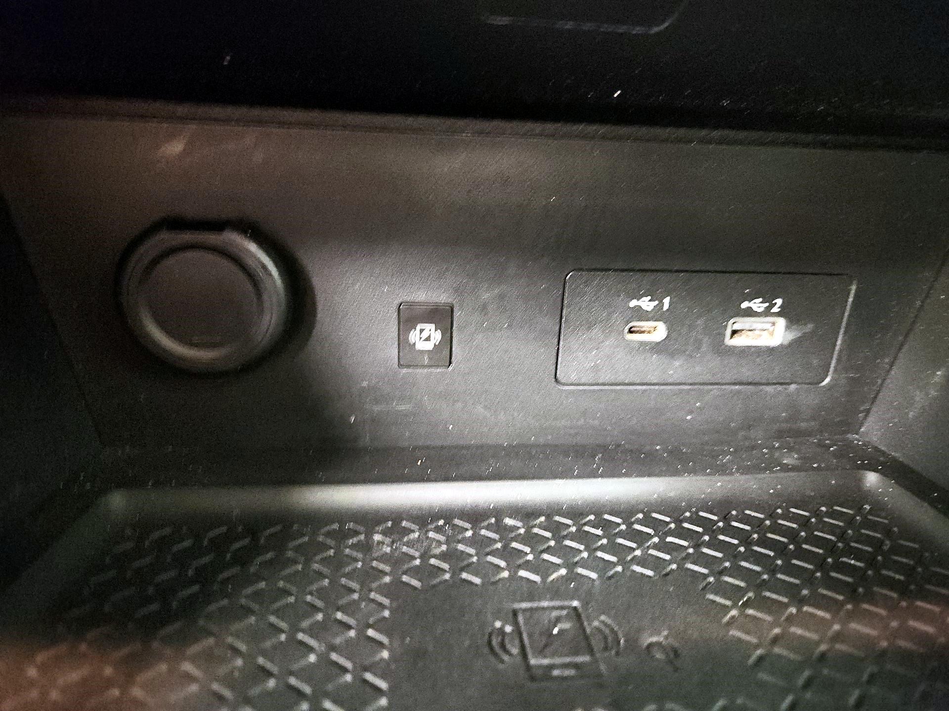 Thumbnail: 2022 Nissan Pathfinder - 17