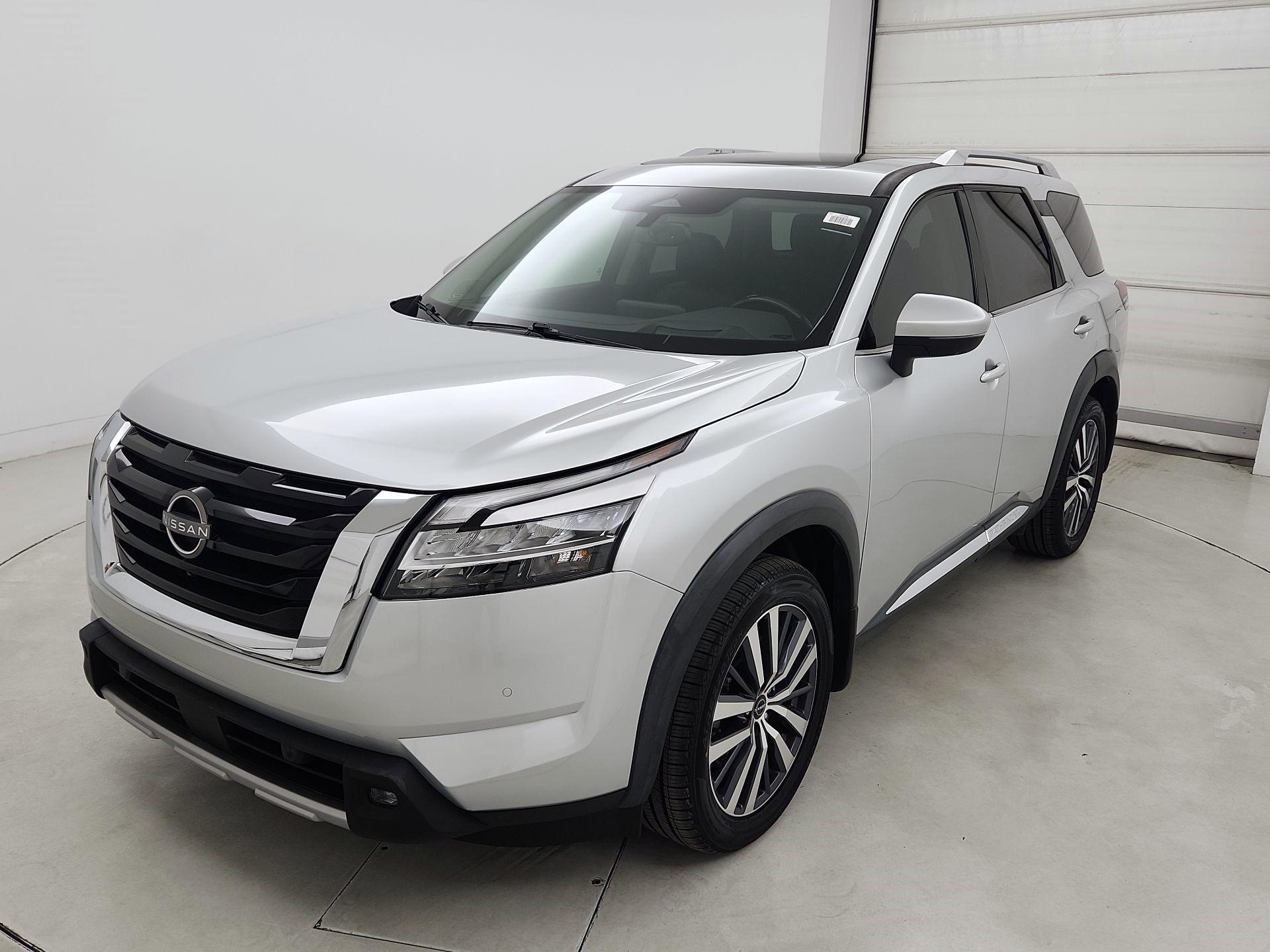 Thumbnail: 2022 Nissan Pathfinder - 3