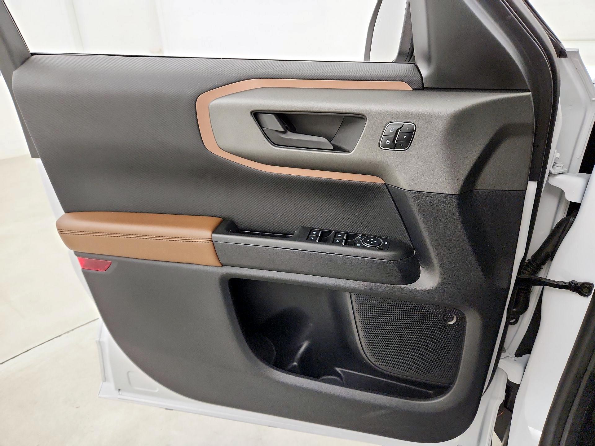 Thumbnail: 2025 Ford Bronco Sport - 12