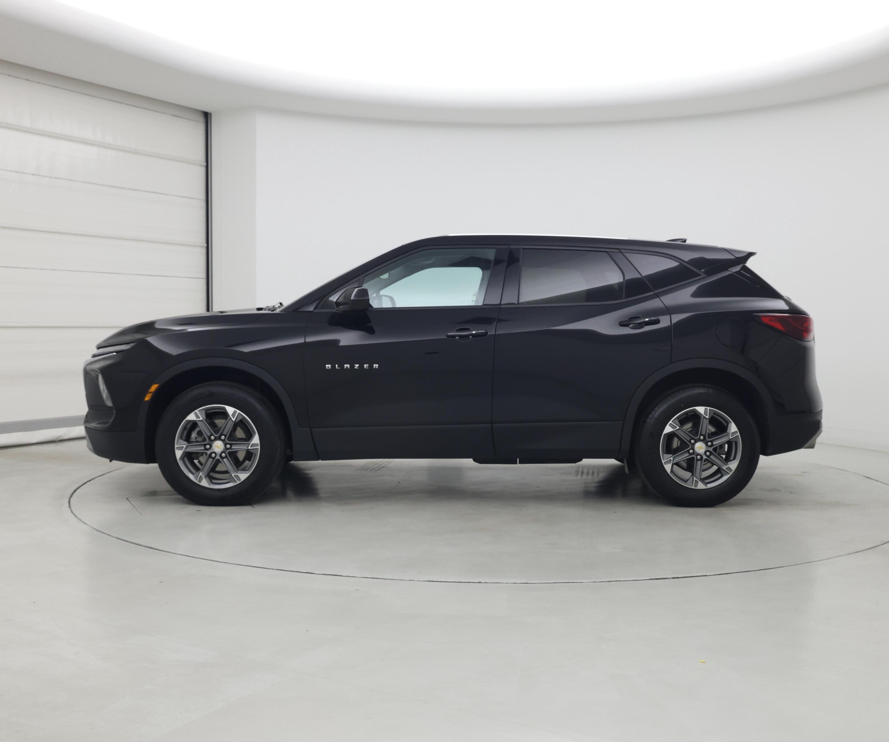 Thumbnail: 2023 Chevrolet Blazer - 3