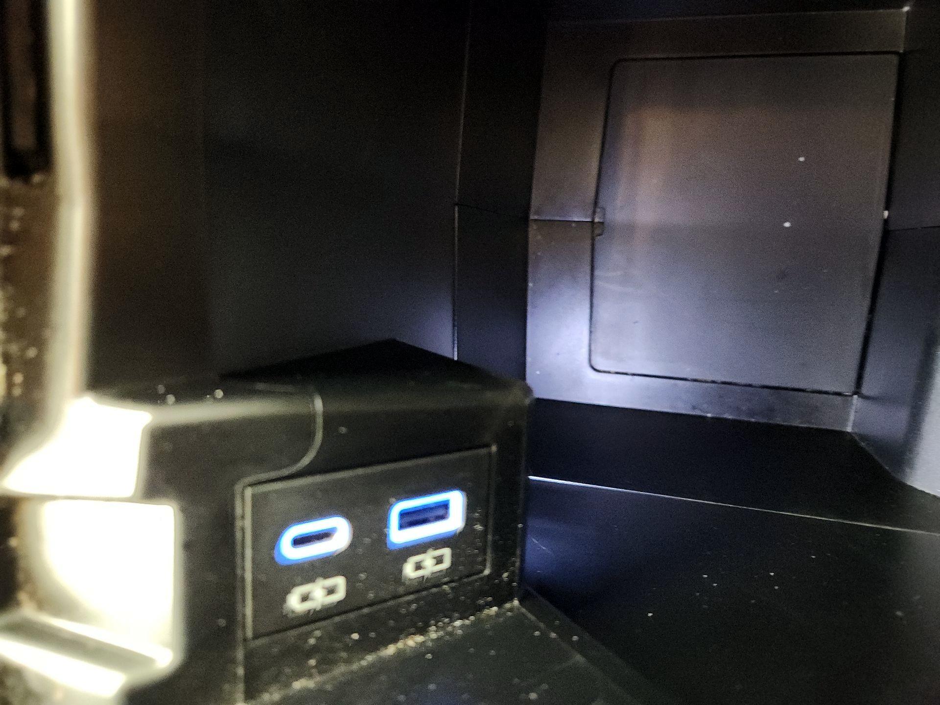 Thumbnail: 2024 Toyota Sienna - 18