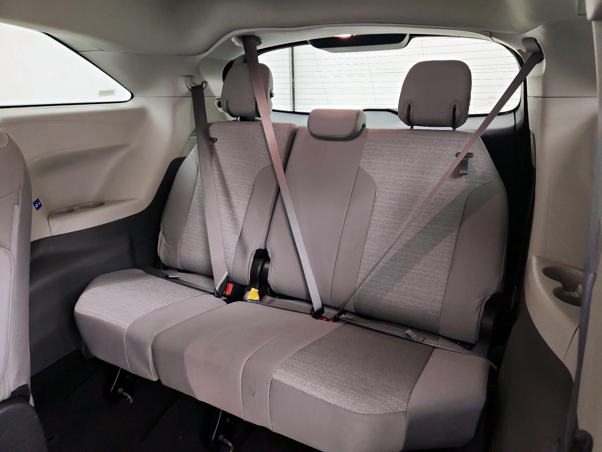 Thumbnail: 2024 Toyota Sienna - 20