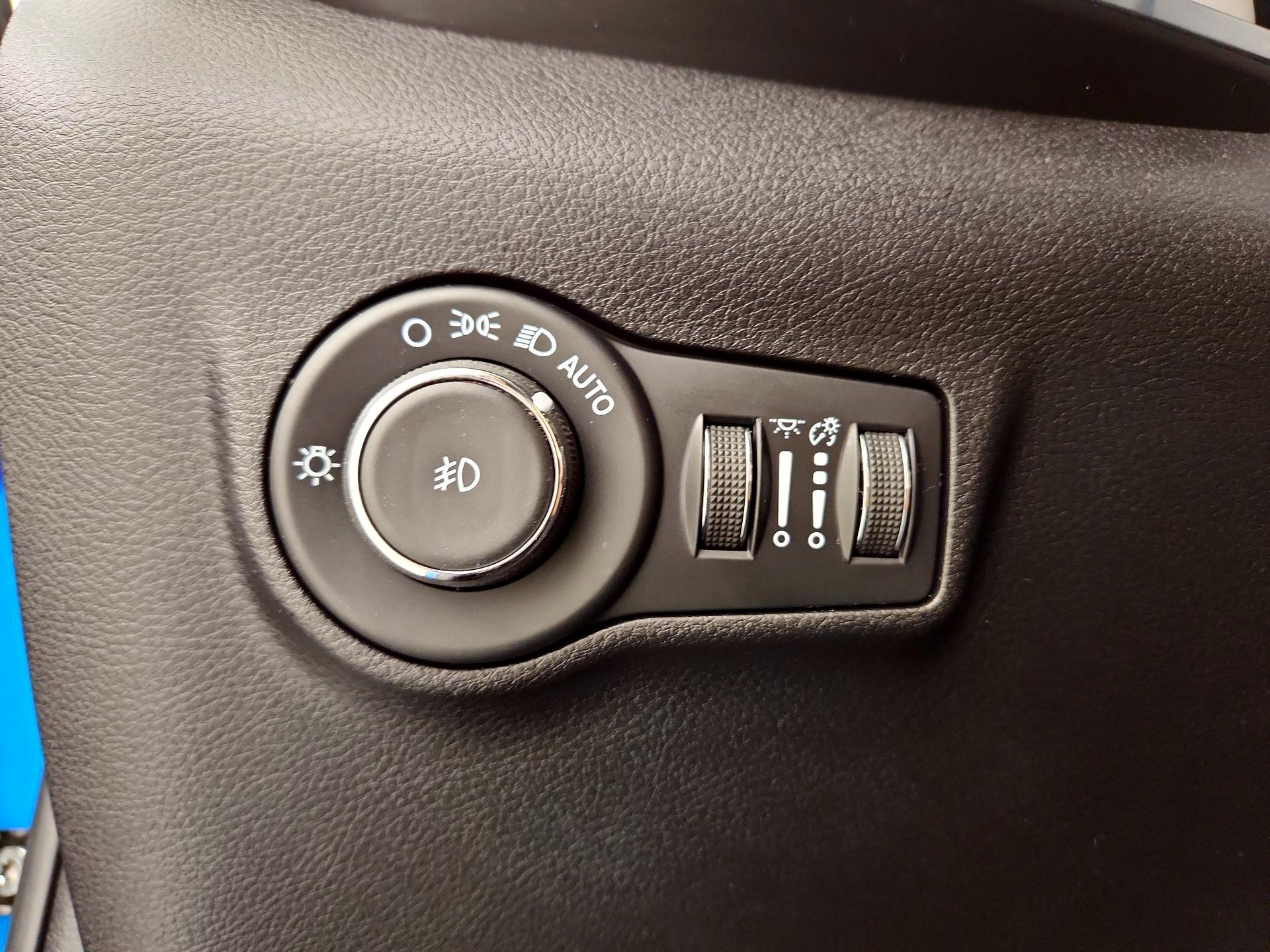 Thumbnail: 2022 Jeep Compass - 13