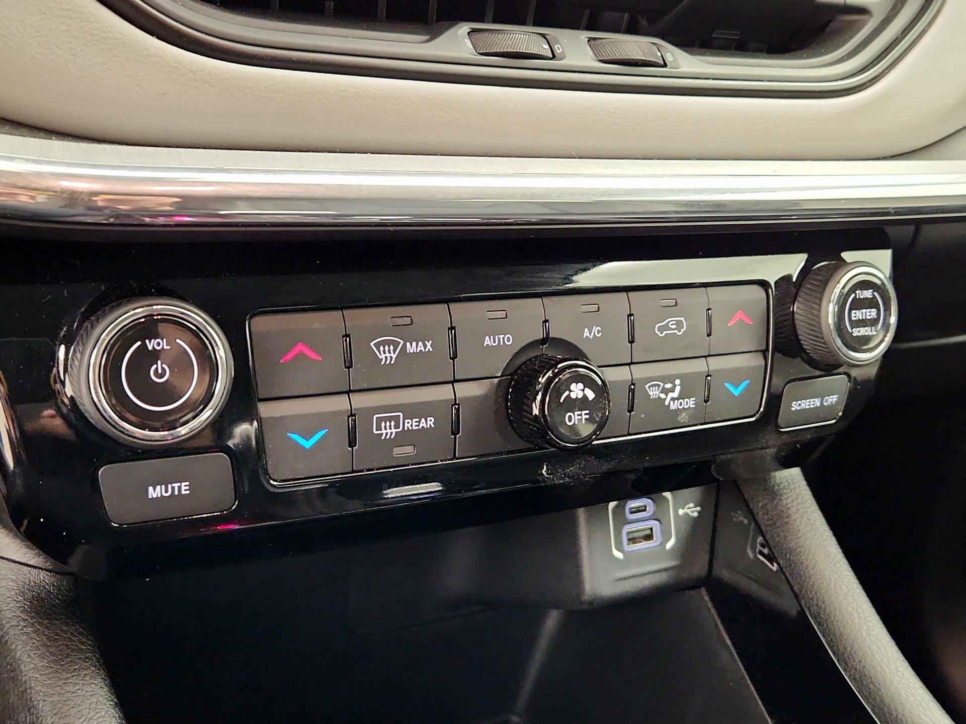 Thumbnail: 2022 Jeep Compass - 16