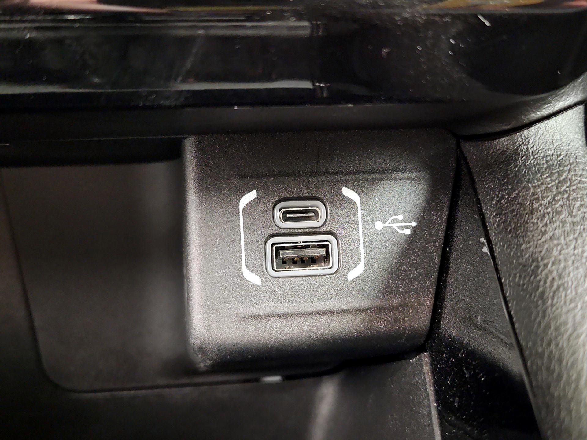 Thumbnail: 2022 Jeep Compass - 18