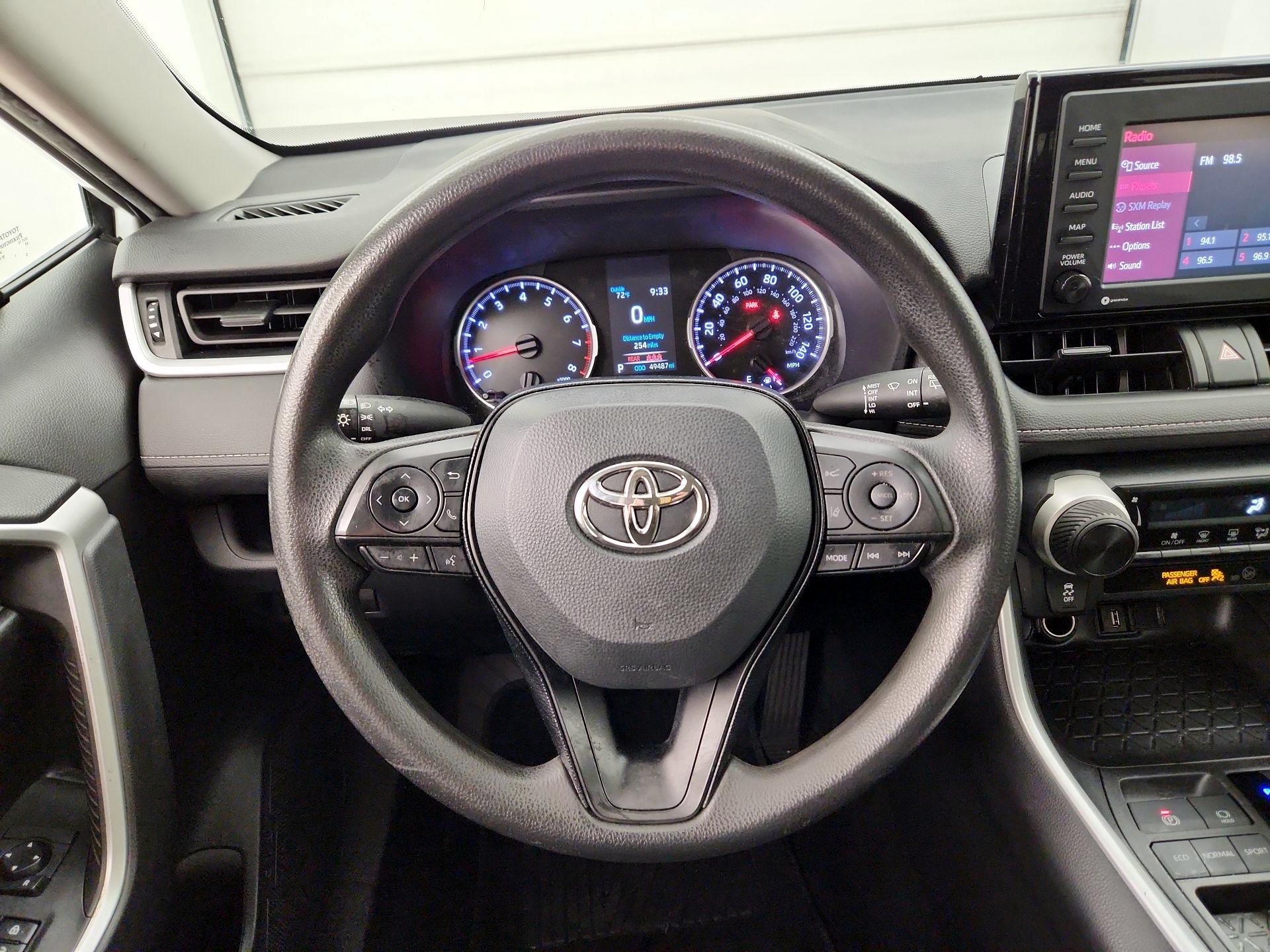 Thumbnail: 2020 Toyota RAV4 - 10