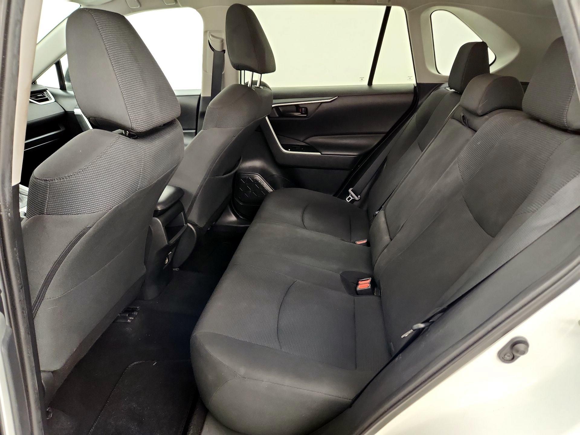 Thumbnail: 2020 Toyota RAV4 - 19