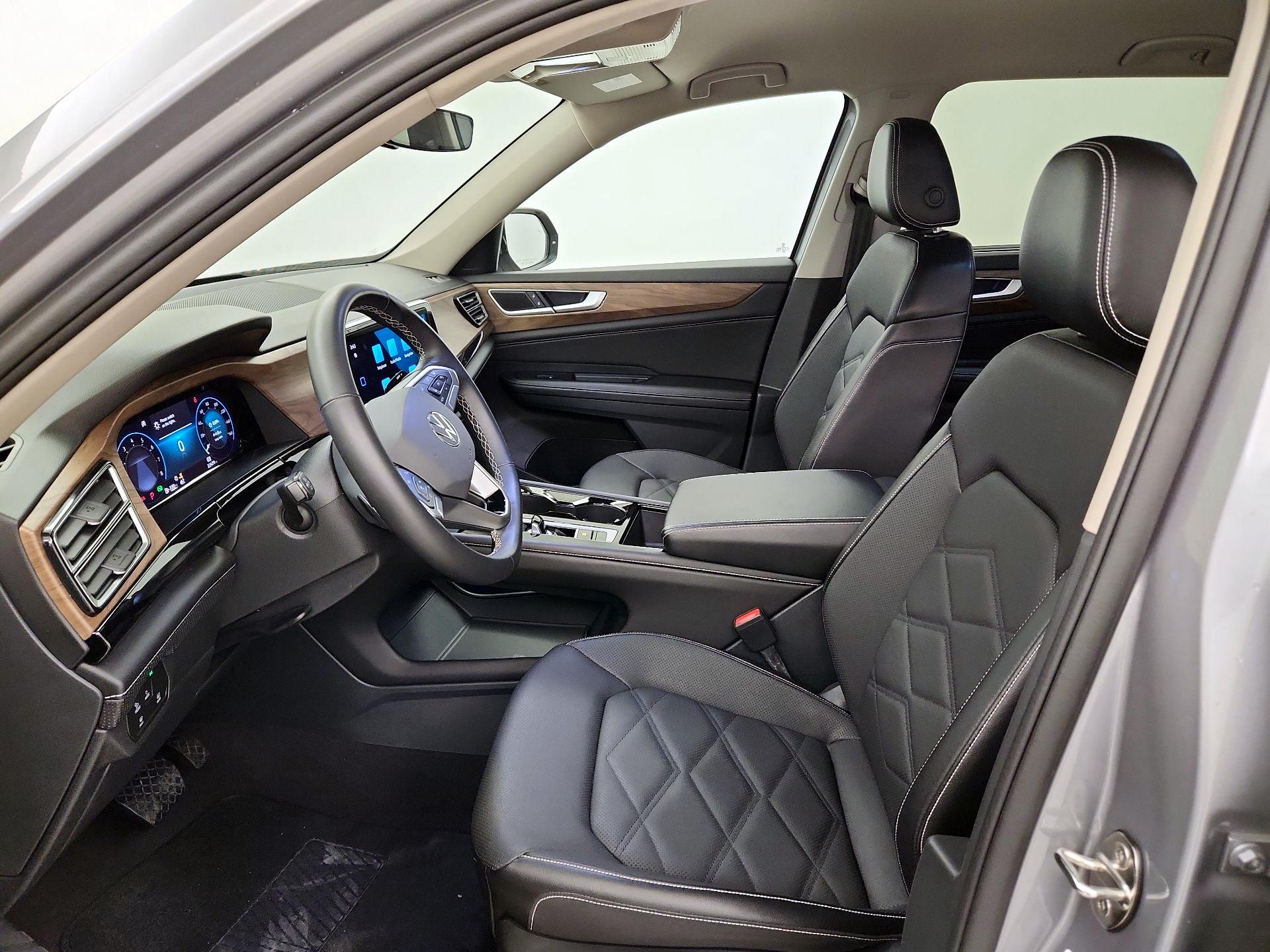 Thumbnail: 2024 Volkswagen Atlas - 11