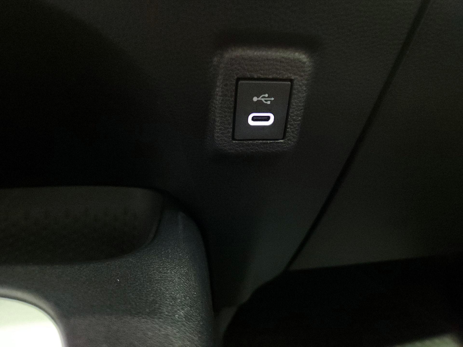 Thumbnail: 2025 Toyota Corolla - 18