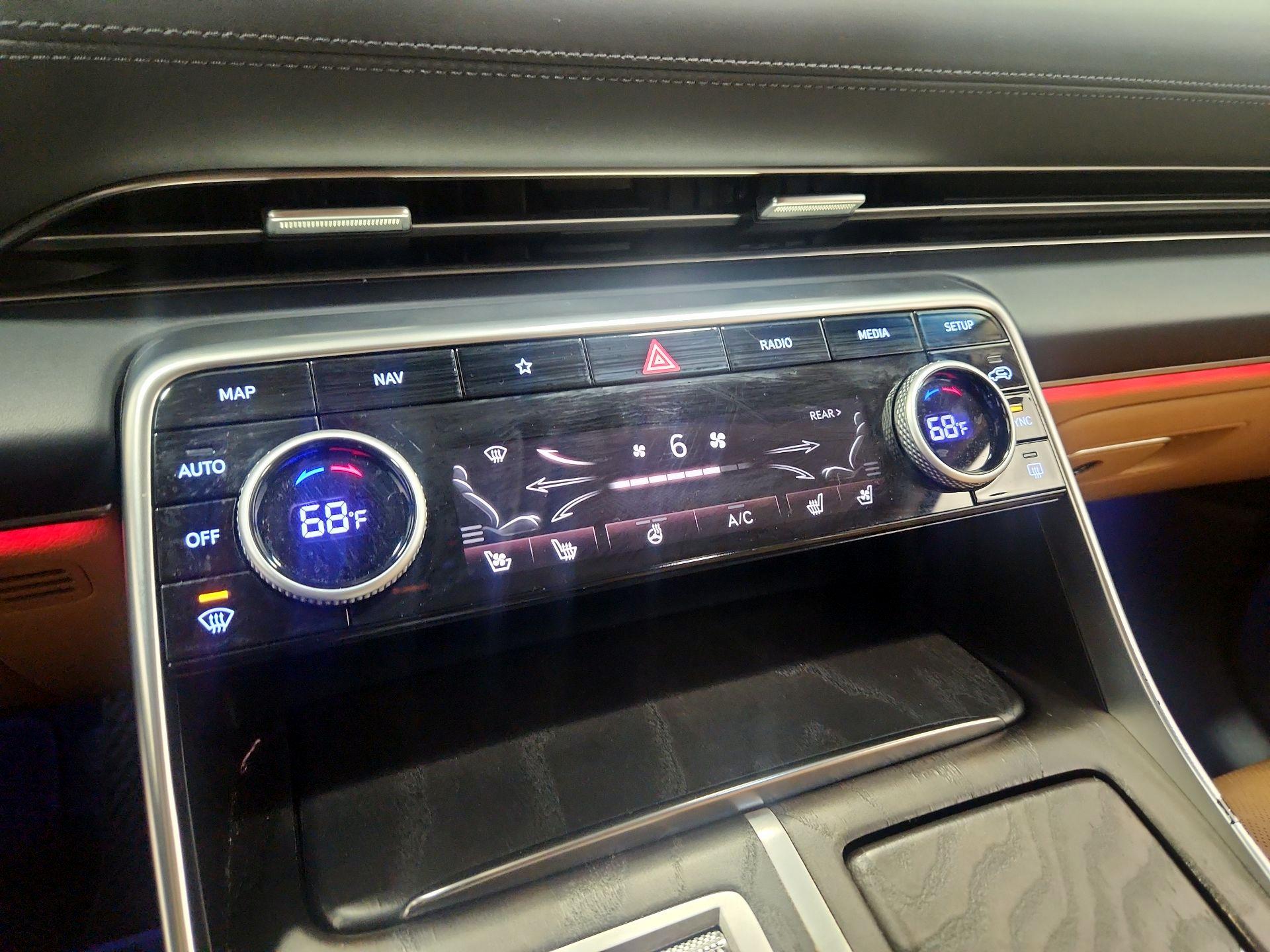 Thumbnail: 2022 Genesis GV80 - 17