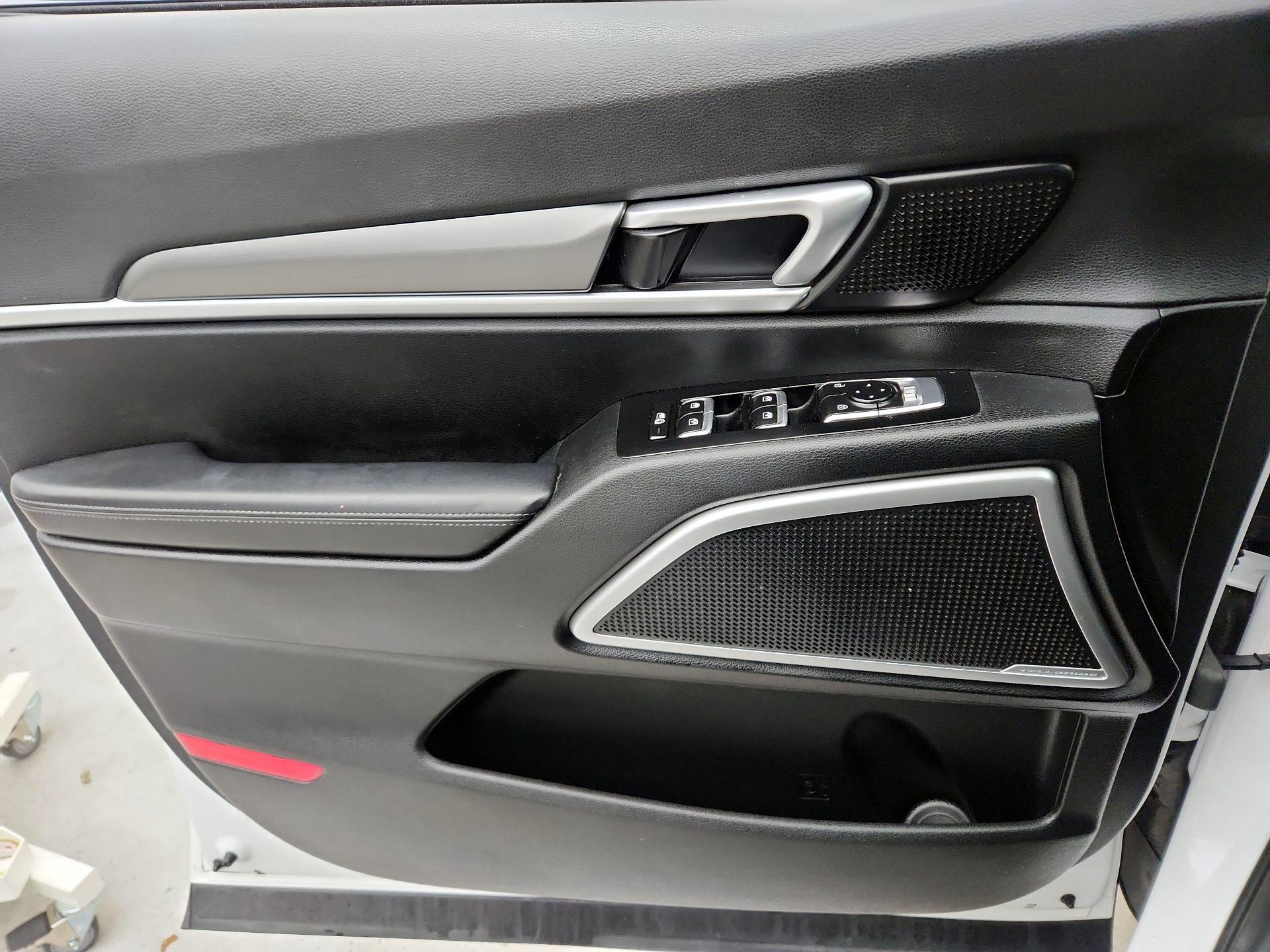 Thumbnail: 2020 Kia Telluride - 12