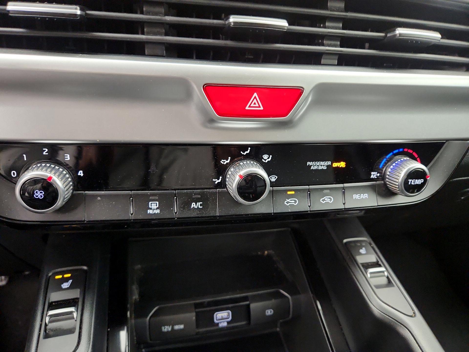 Thumbnail: 2020 Kia Telluride - 16