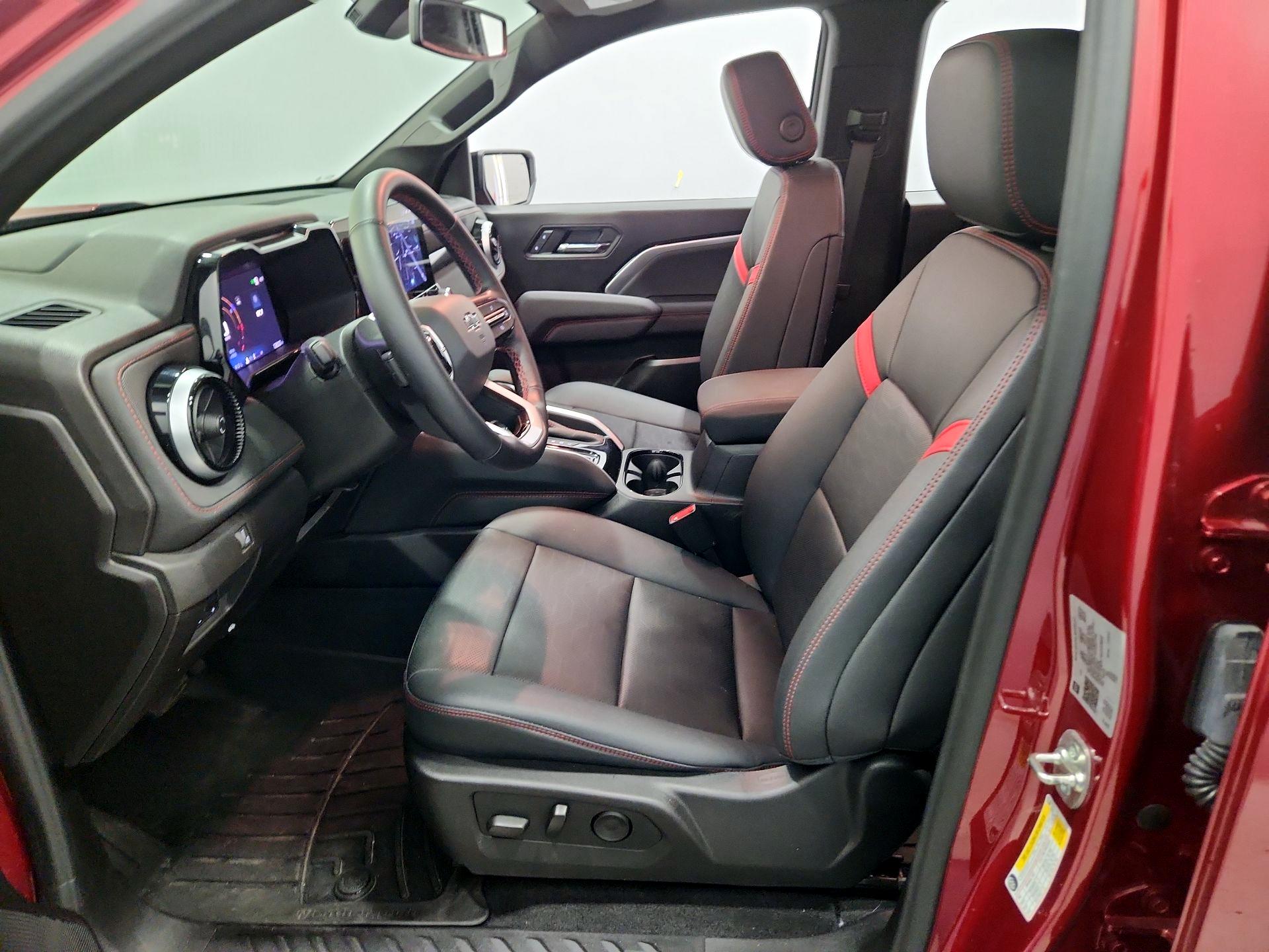 Thumbnail: 2025 Chevrolet Colorado - 11