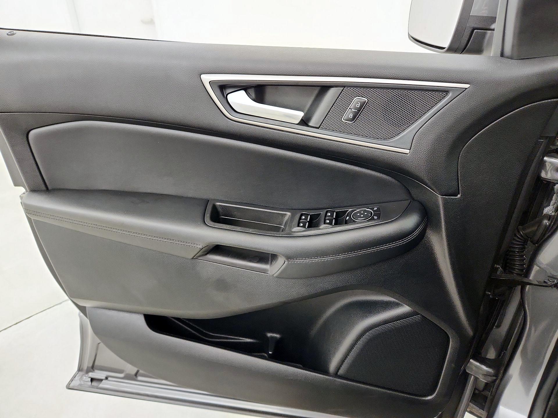 Thumbnail: 2022 Ford Edge - 12