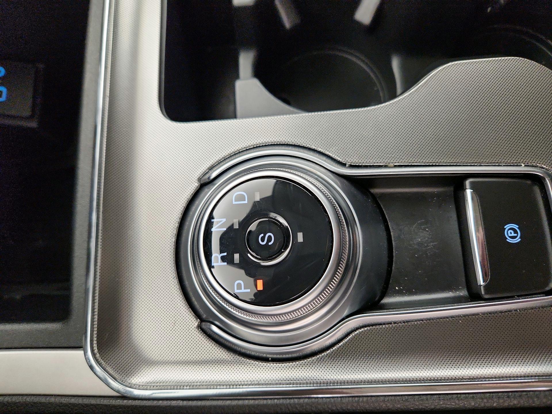 Thumbnail: 2022 Ford Edge - 17