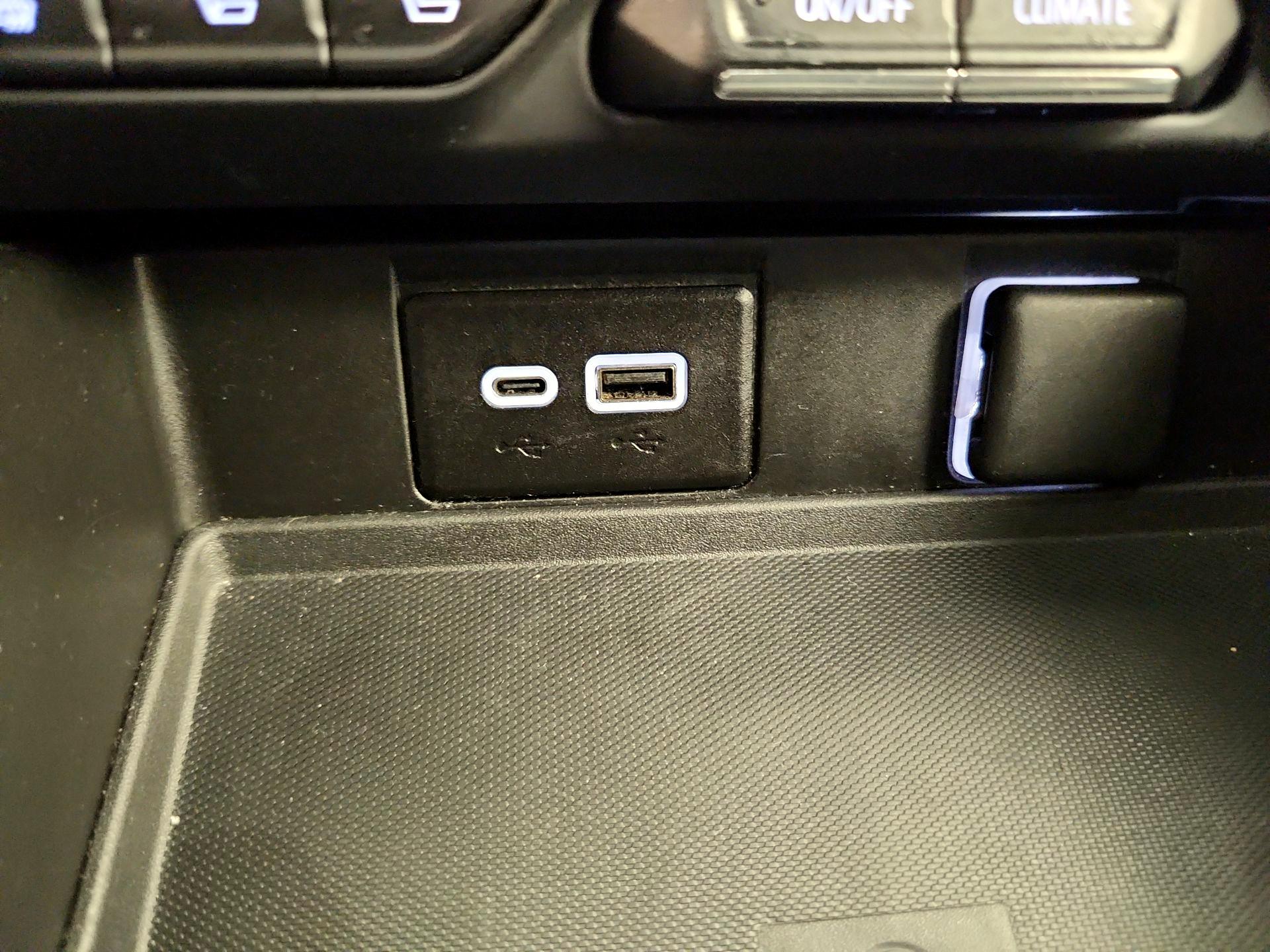 Thumbnail: 2023 Chevrolet Suburban - 19