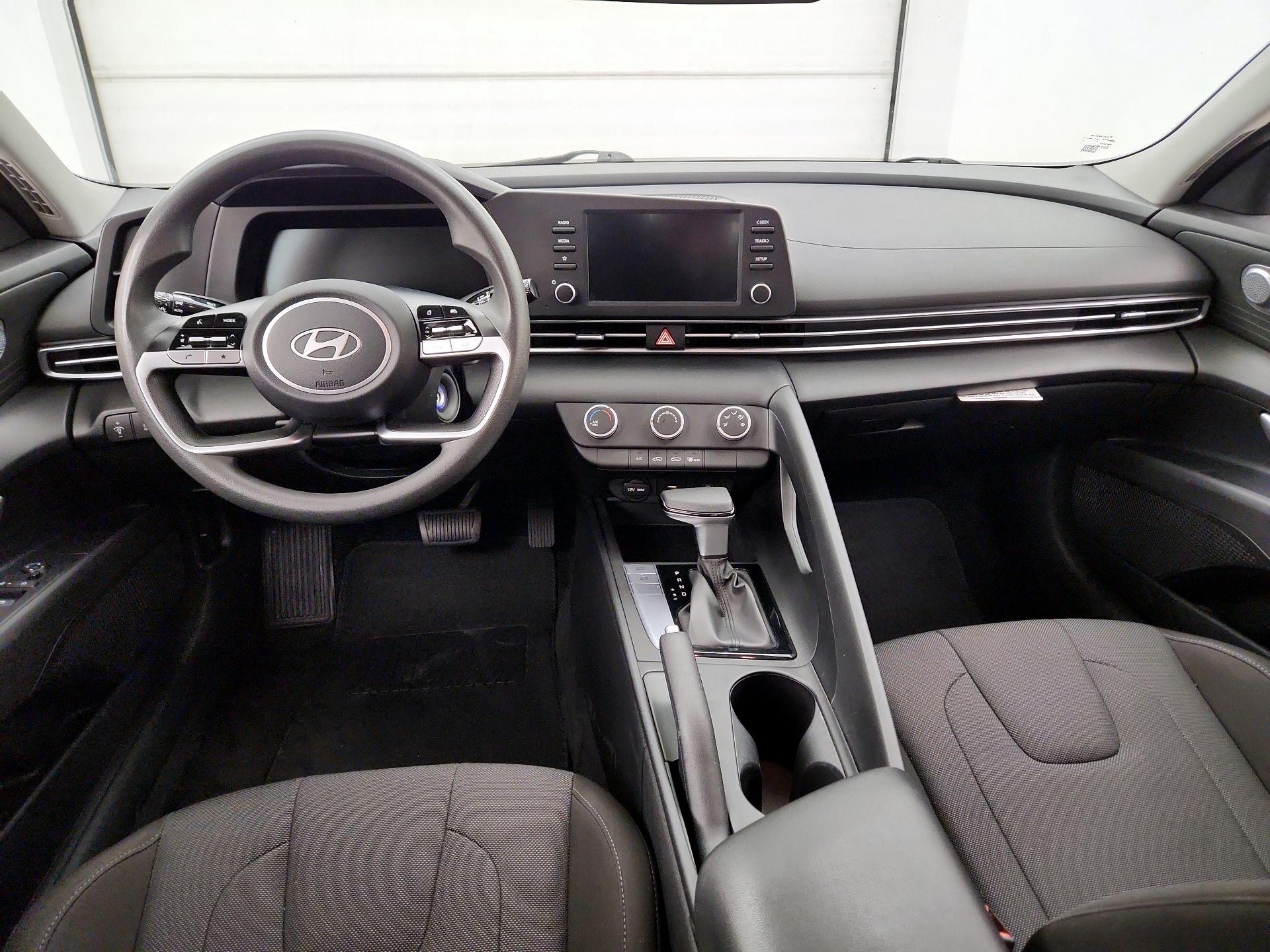 Thumbnail: 2024 Hyundai Elantra - 9