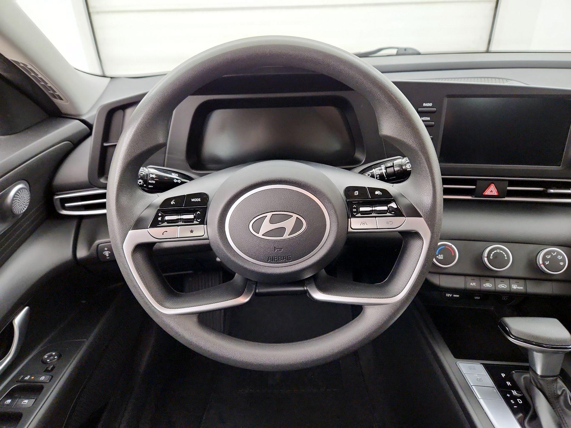 Thumbnail: 2024 Hyundai Elantra - 10