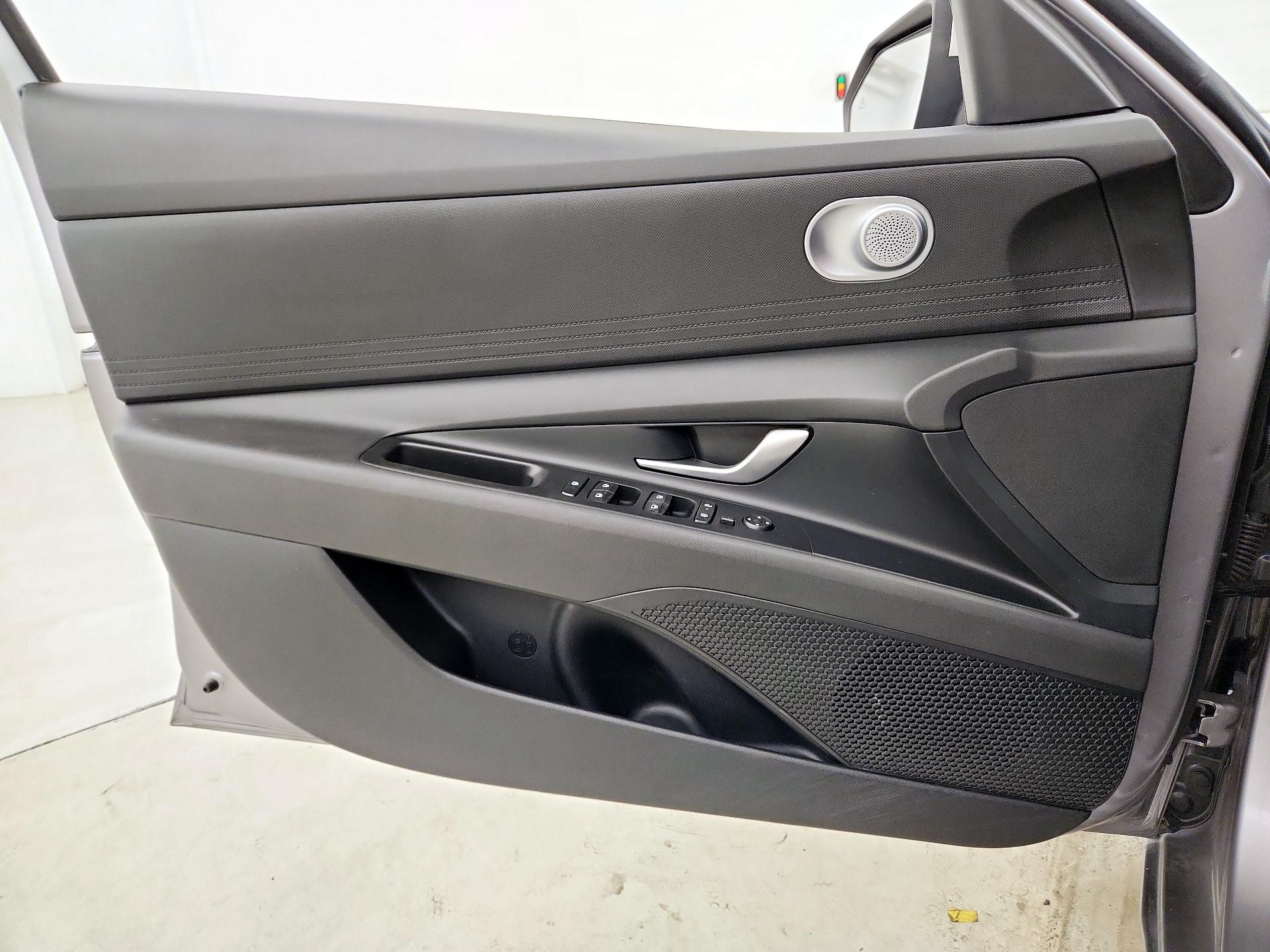 Thumbnail: 2024 Hyundai Elantra - 12