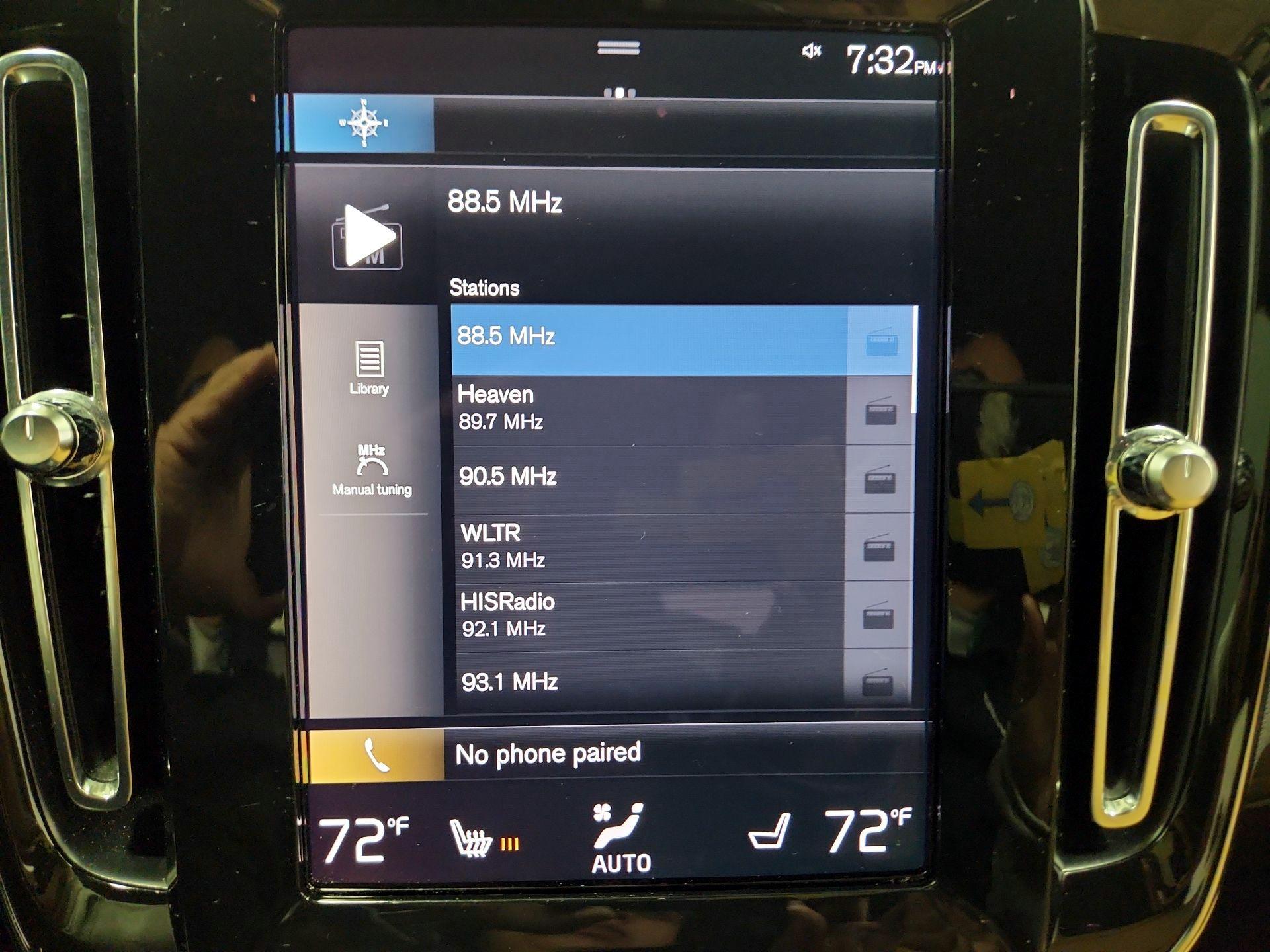 Thumbnail: 2022 Volvo XC40 - 16