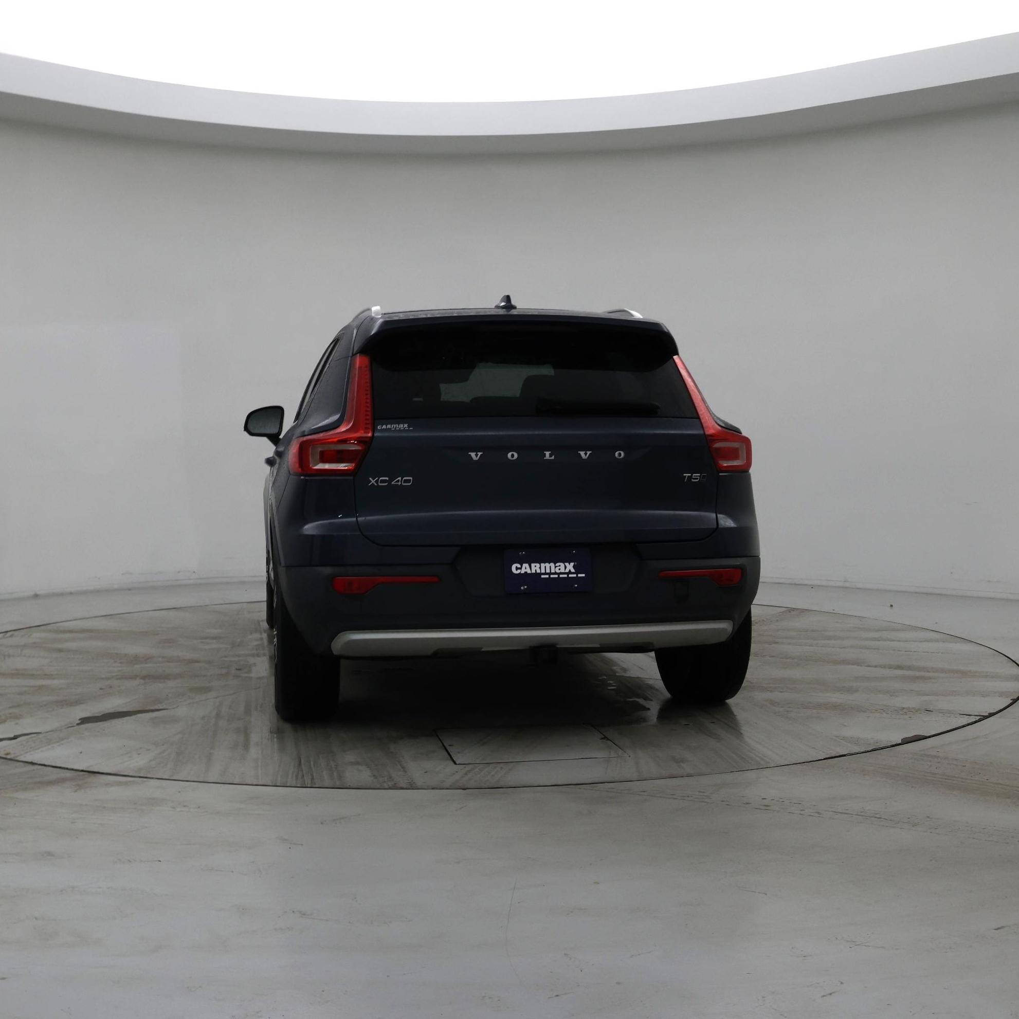 Thumbnail: 2022 Volvo XC40 - 7