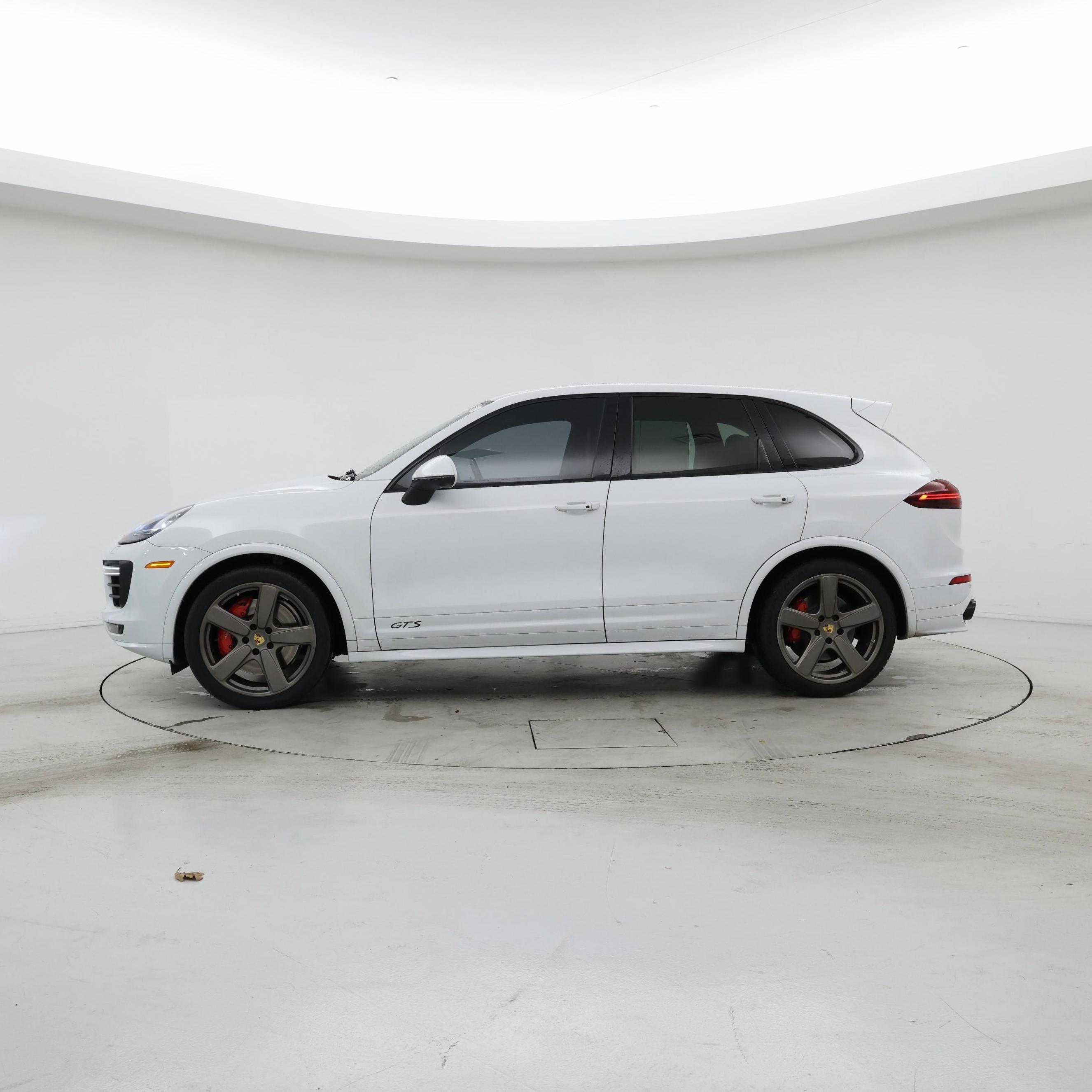 Thumbnail: 2017 Porsche Cayenne - 3