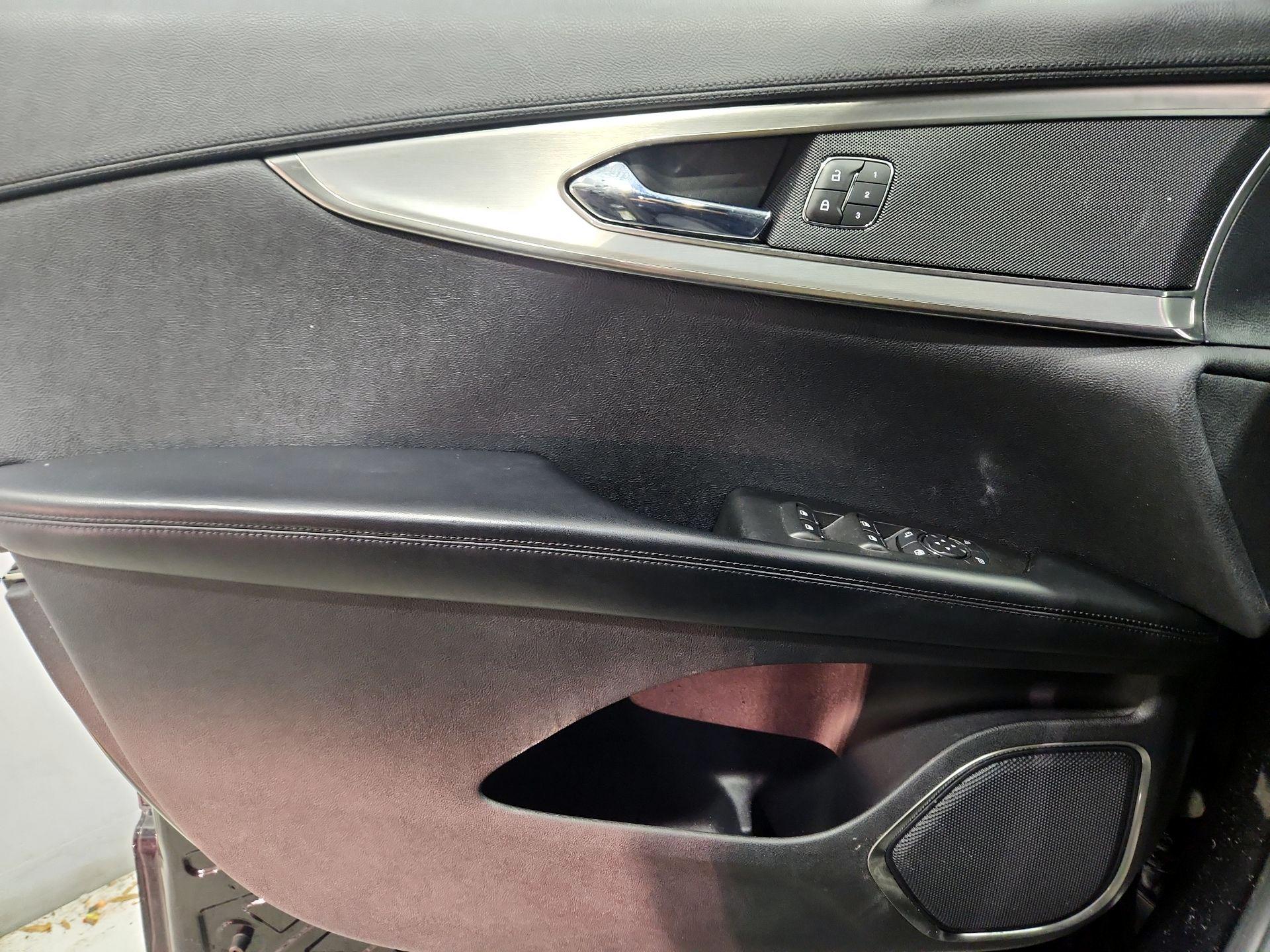 Thumbnail: 2020 Lincoln Nautilus - 12