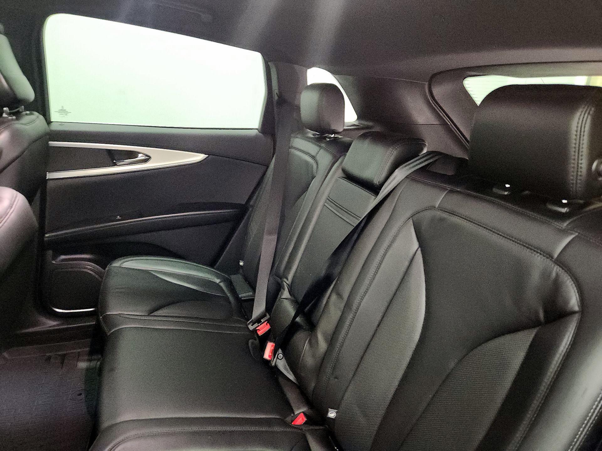 Thumbnail: 2020 Lincoln Nautilus - 19