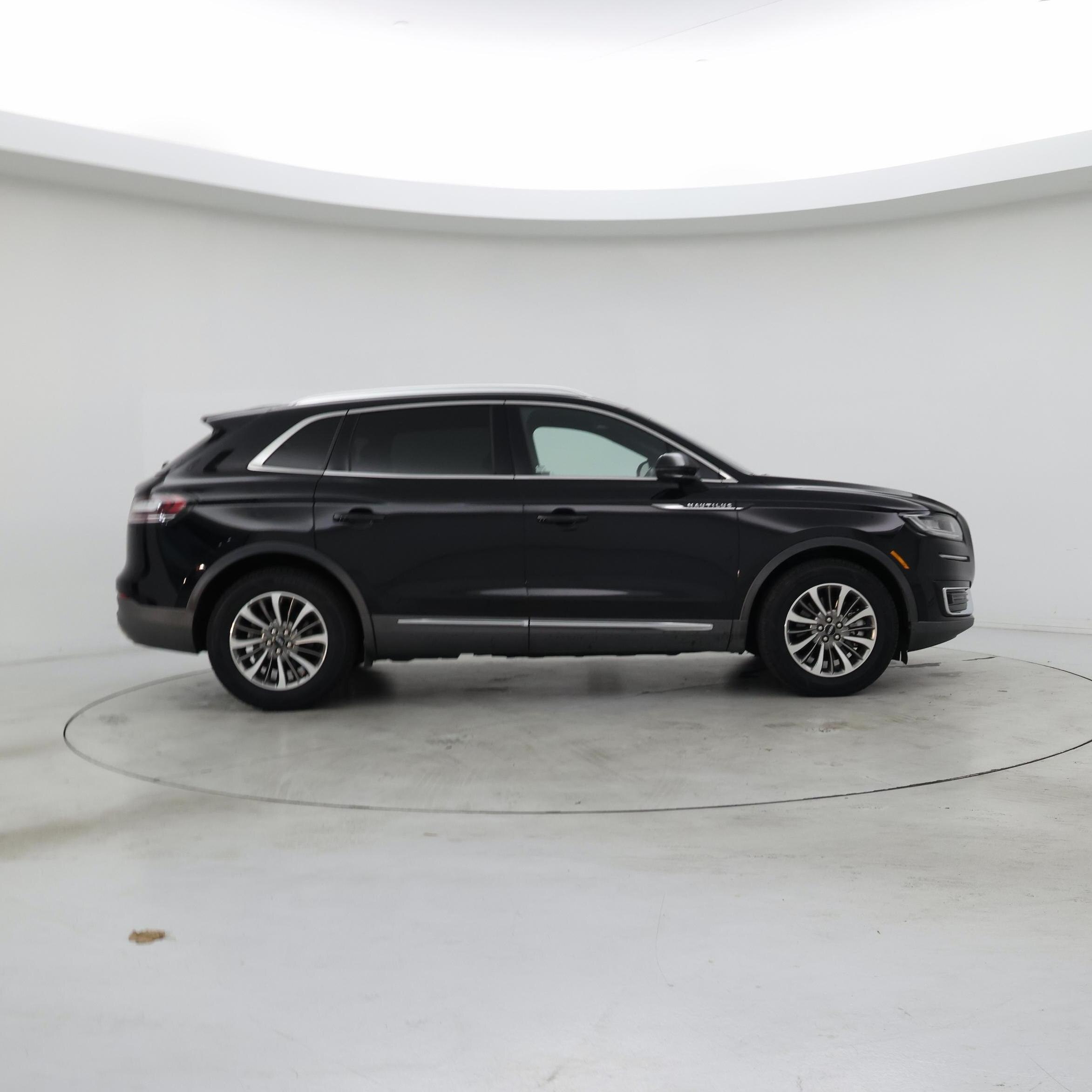 Thumbnail: 2020 Lincoln Nautilus - 7