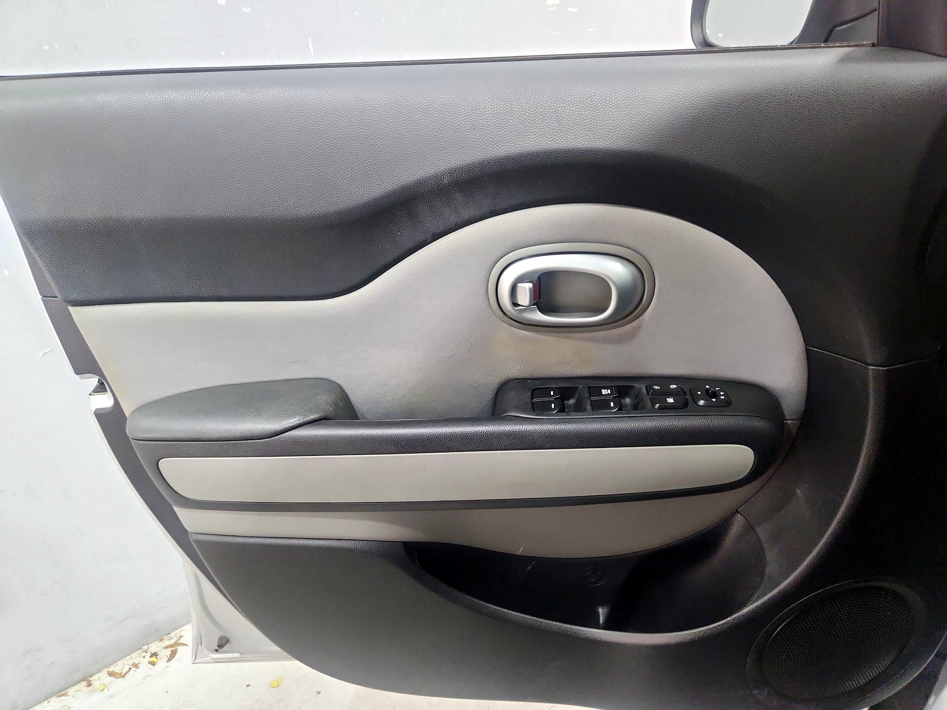 Thumbnail: 2016 Kia Soul - 12