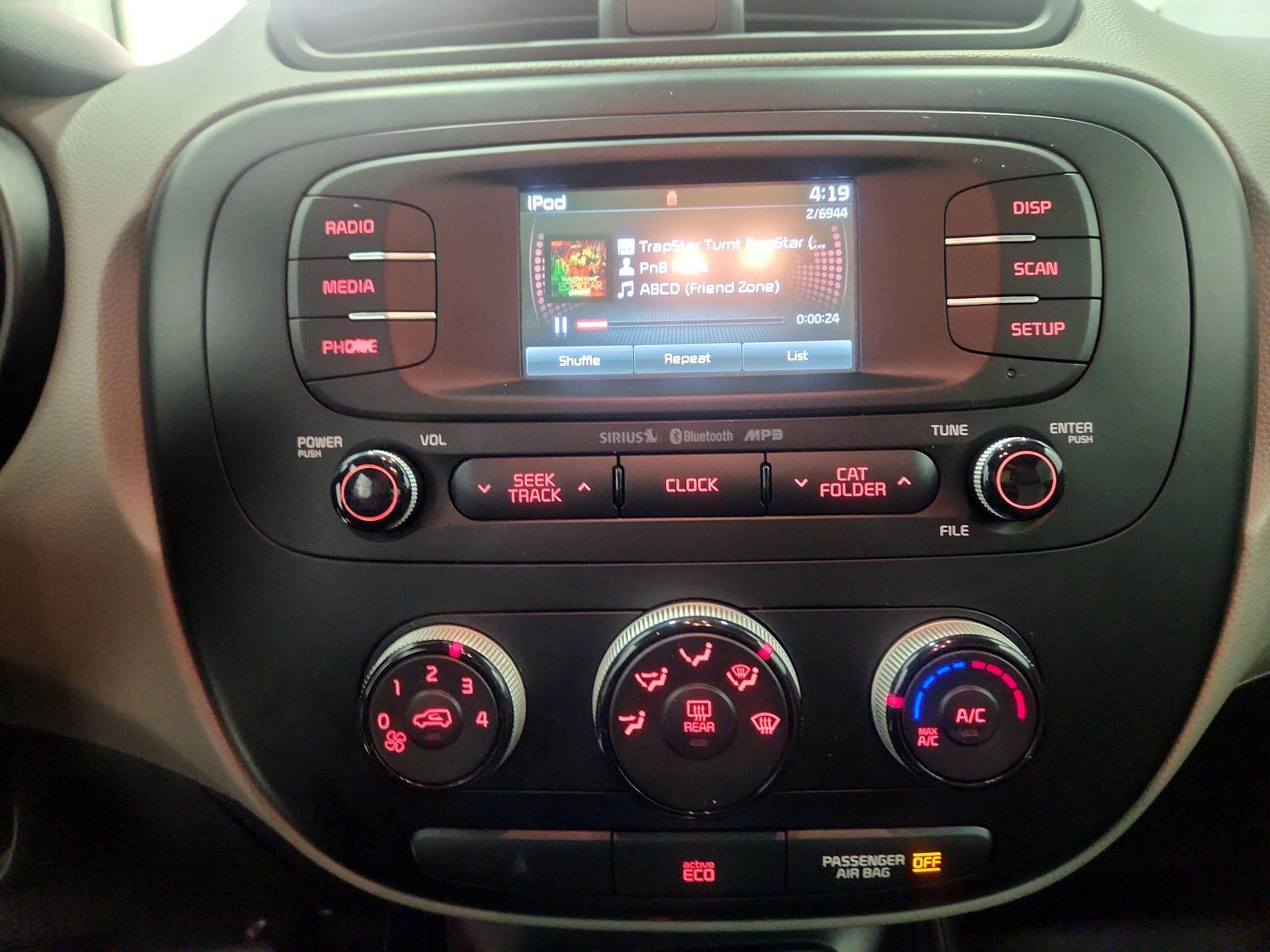 Thumbnail: 2016 Kia Soul - 16