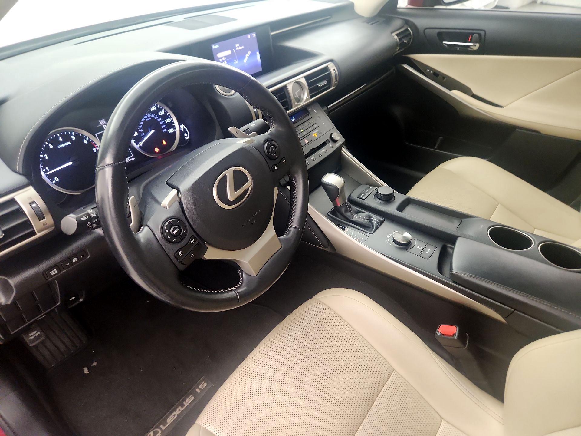 Thumbnail: 2015 Lexus IS - 11