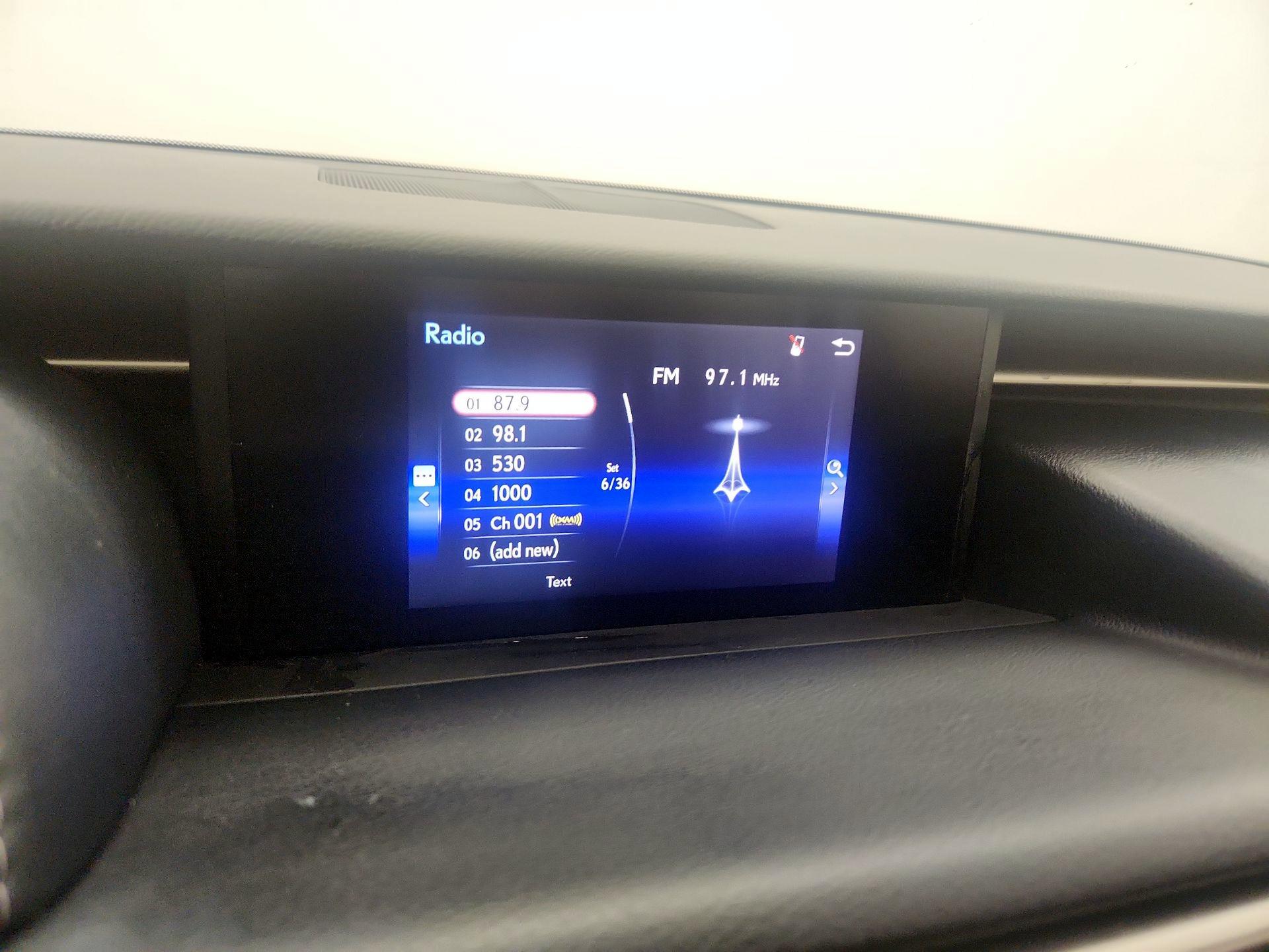 Thumbnail: 2015 Lexus IS - 15