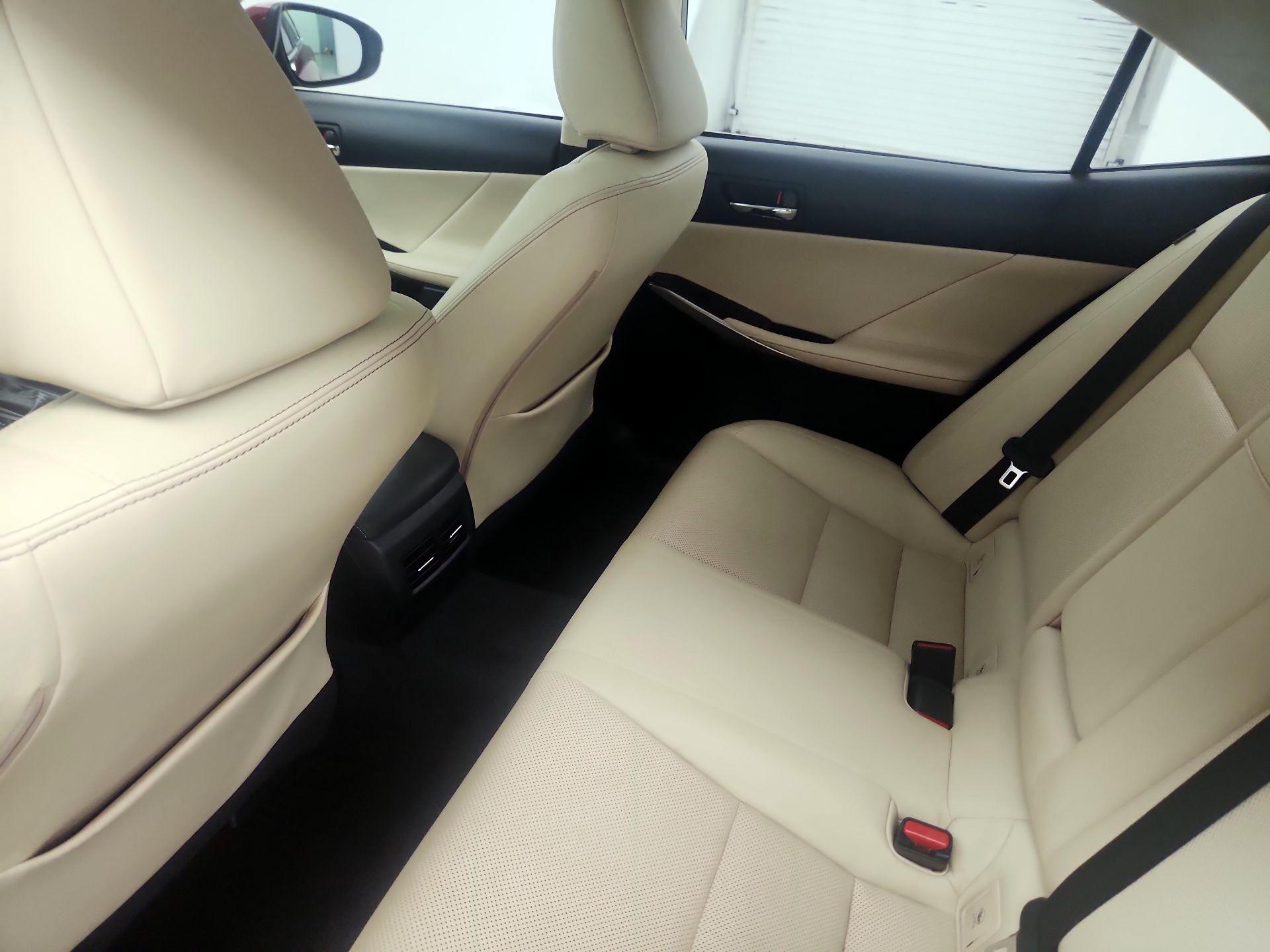 Thumbnail: 2015 Lexus IS - 19