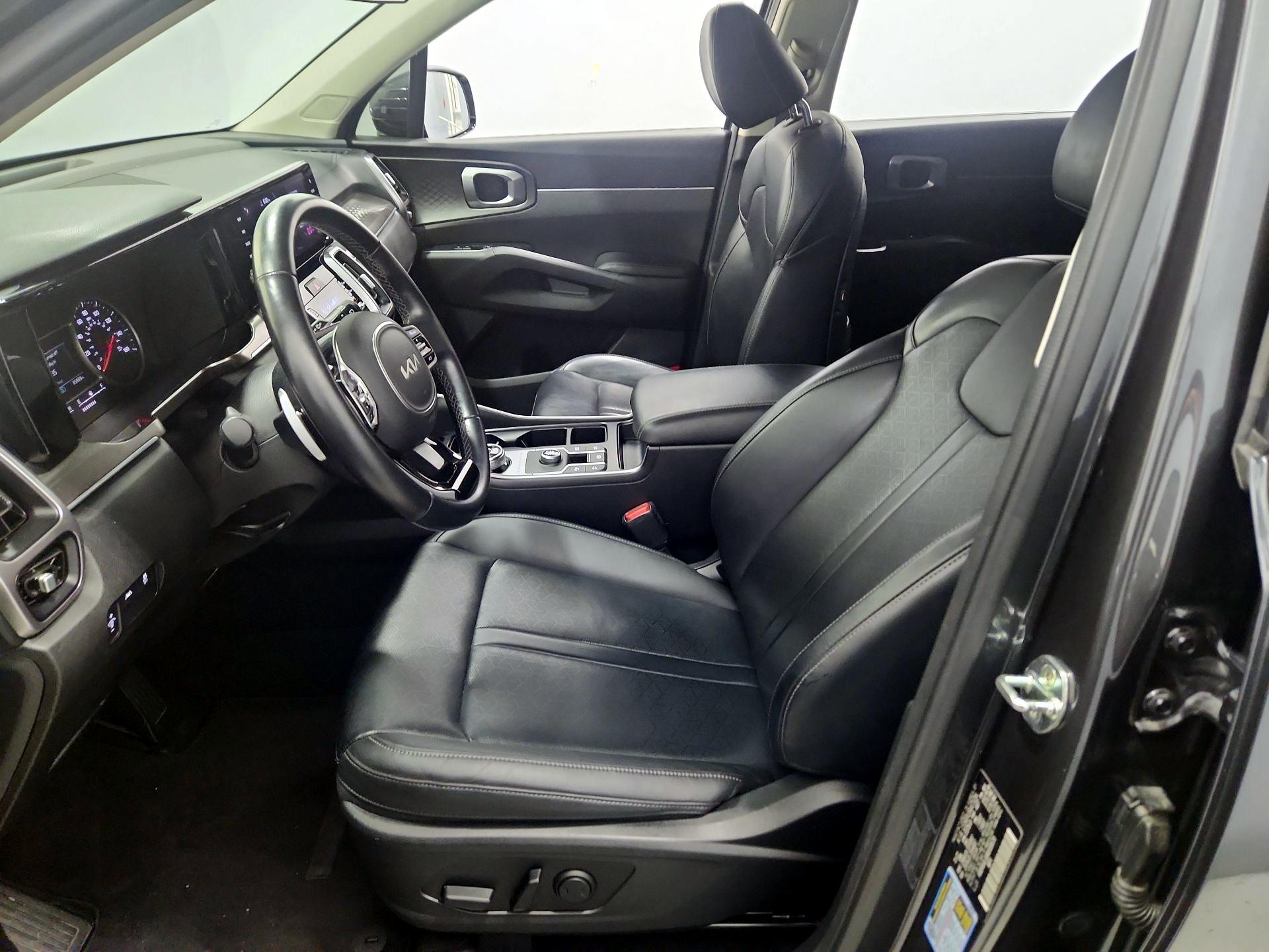 Thumbnail: 2022 Kia Sorento - 11