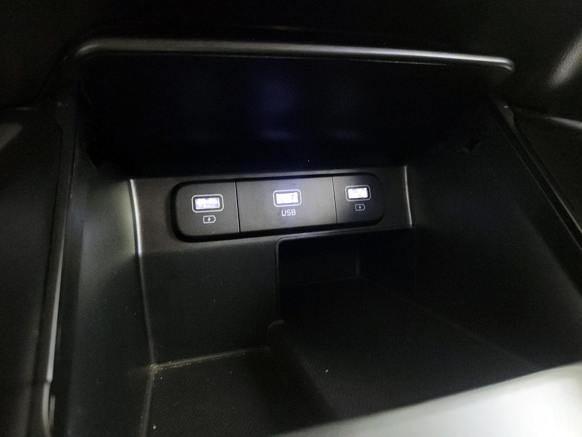 Thumbnail: 2022 Kia Sorento - 19